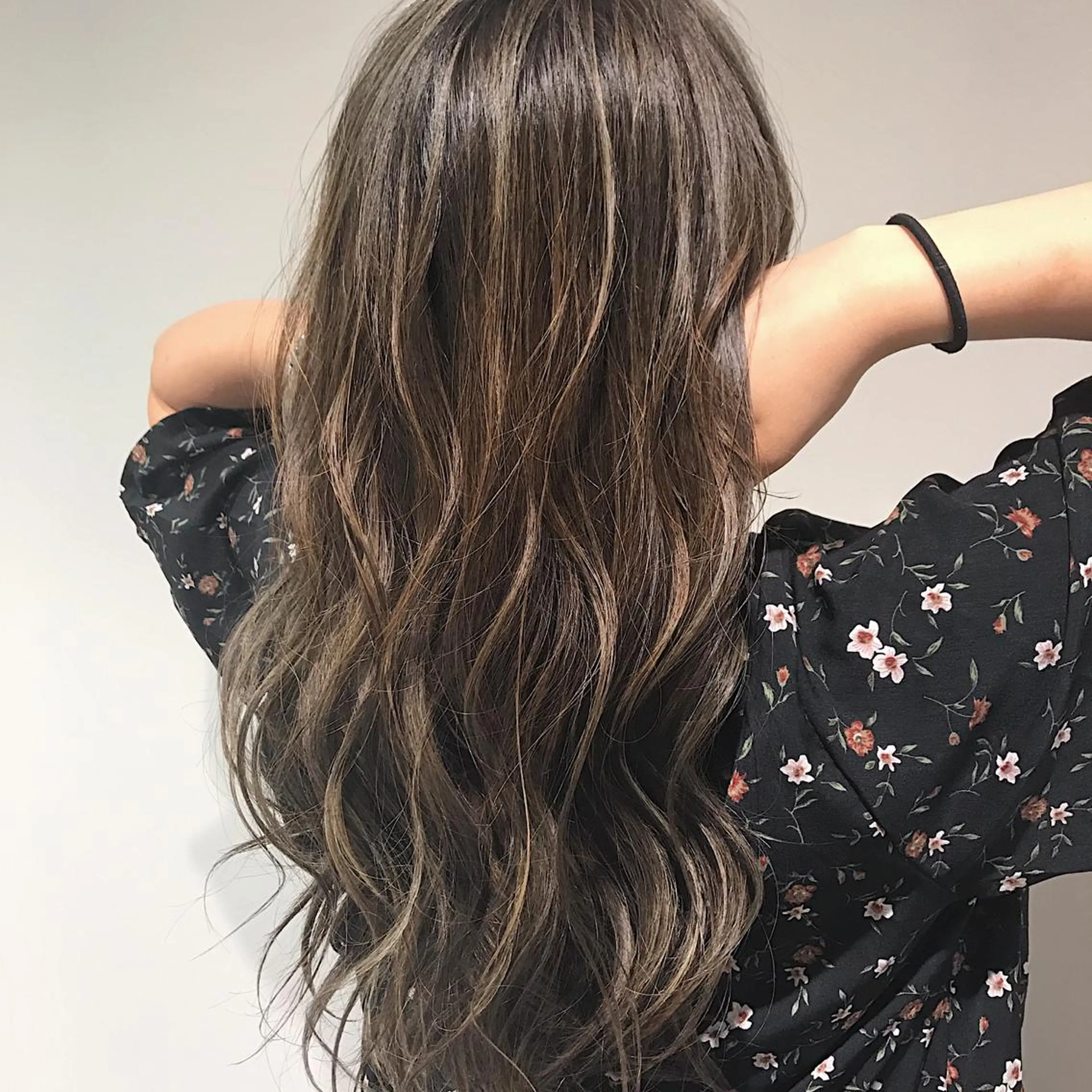 ロング カラー ヘアアレンジ Zina渋谷エリア マネージャShionのヘアスタイル