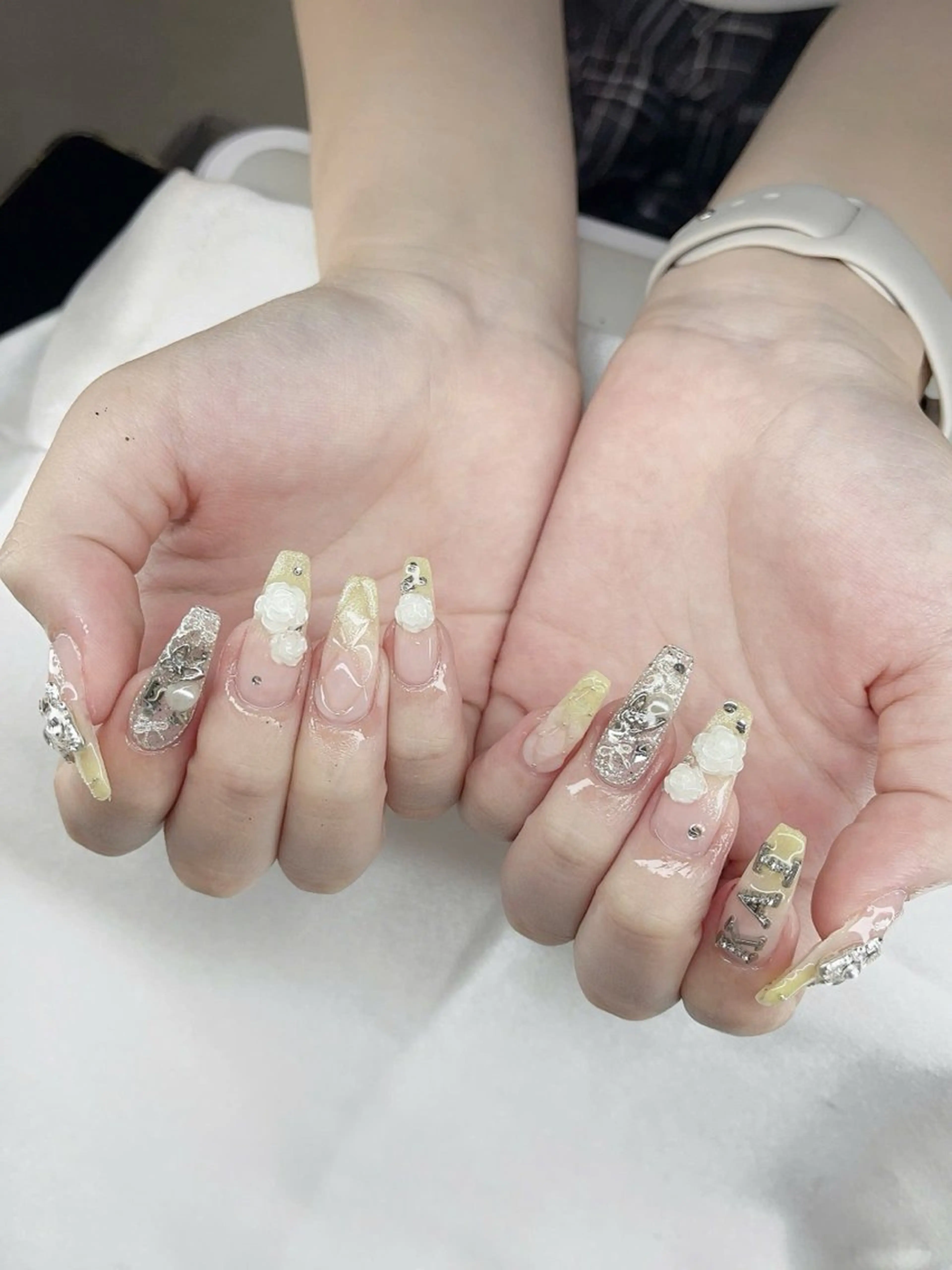 ネイル フレンチネイル キラキラネイル マグネットネイル ミラーネイル ニュアンスネイル ハンドネイル Tira Nailのネイルデザイン