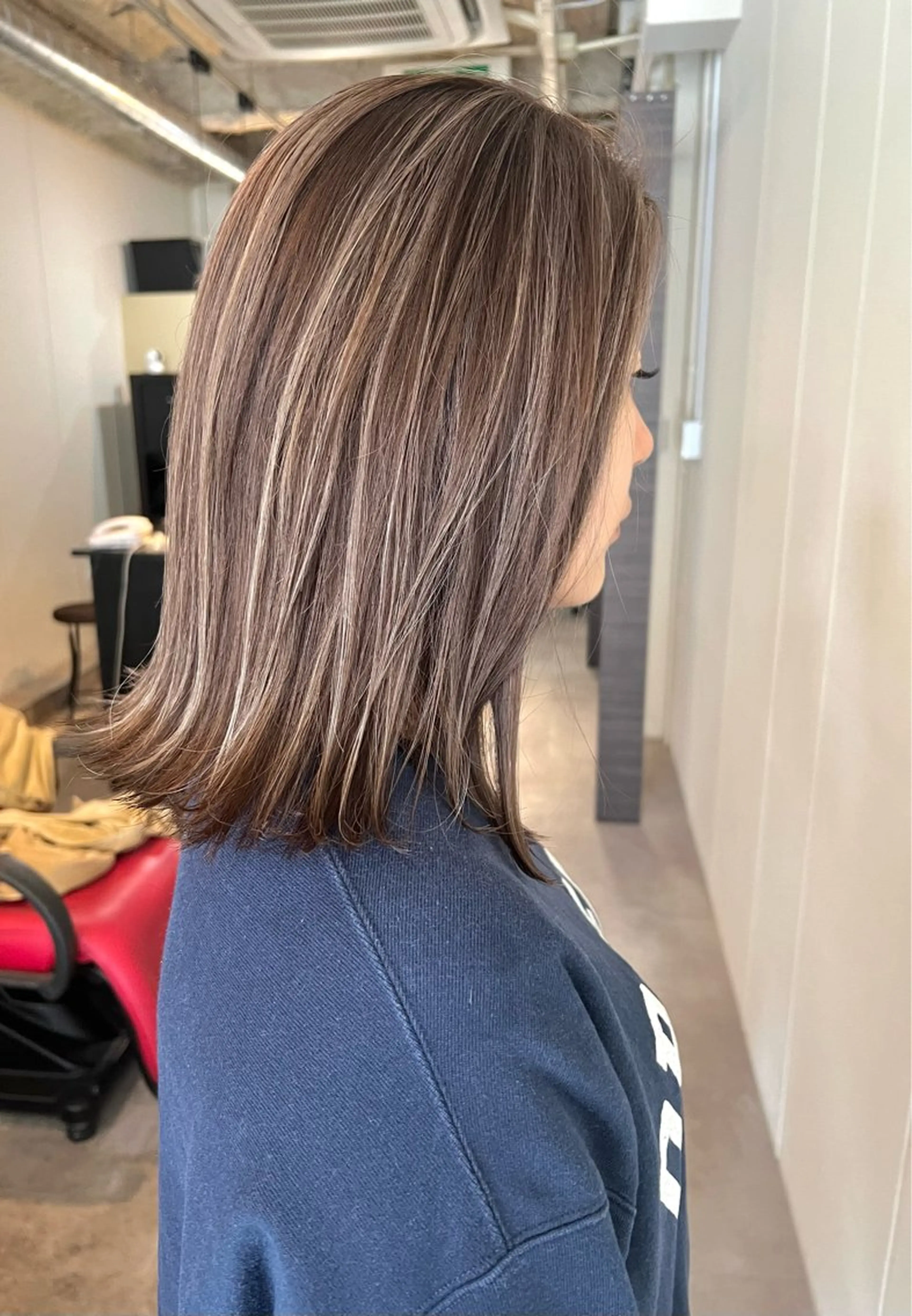 ミディアム ハイライト roots hairdesign所属・髪質改善/透明感 プライベートサロンのヘアスタイル