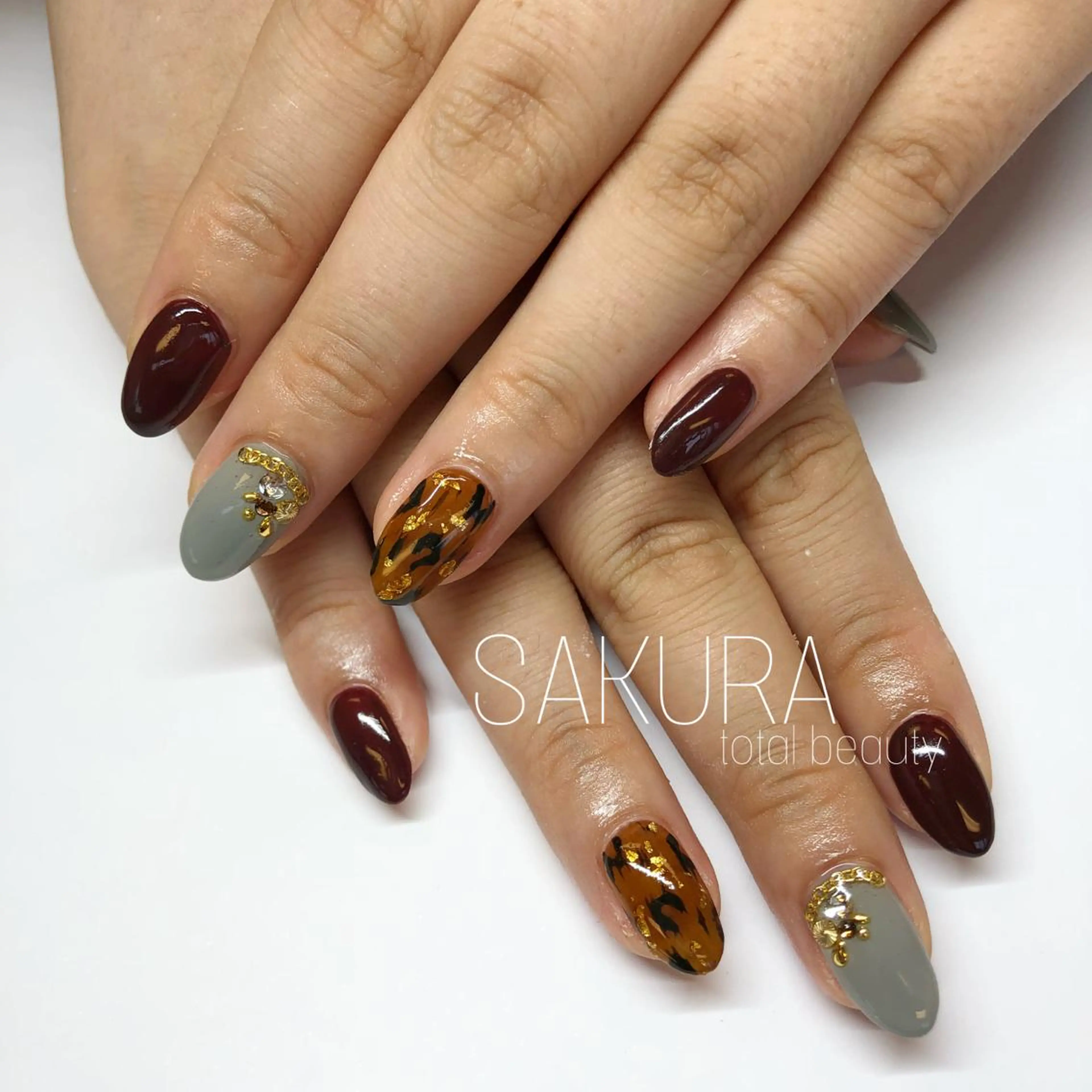 ネイル ハンドネイル フットネイル SAKURA 山野のネイルデザイン