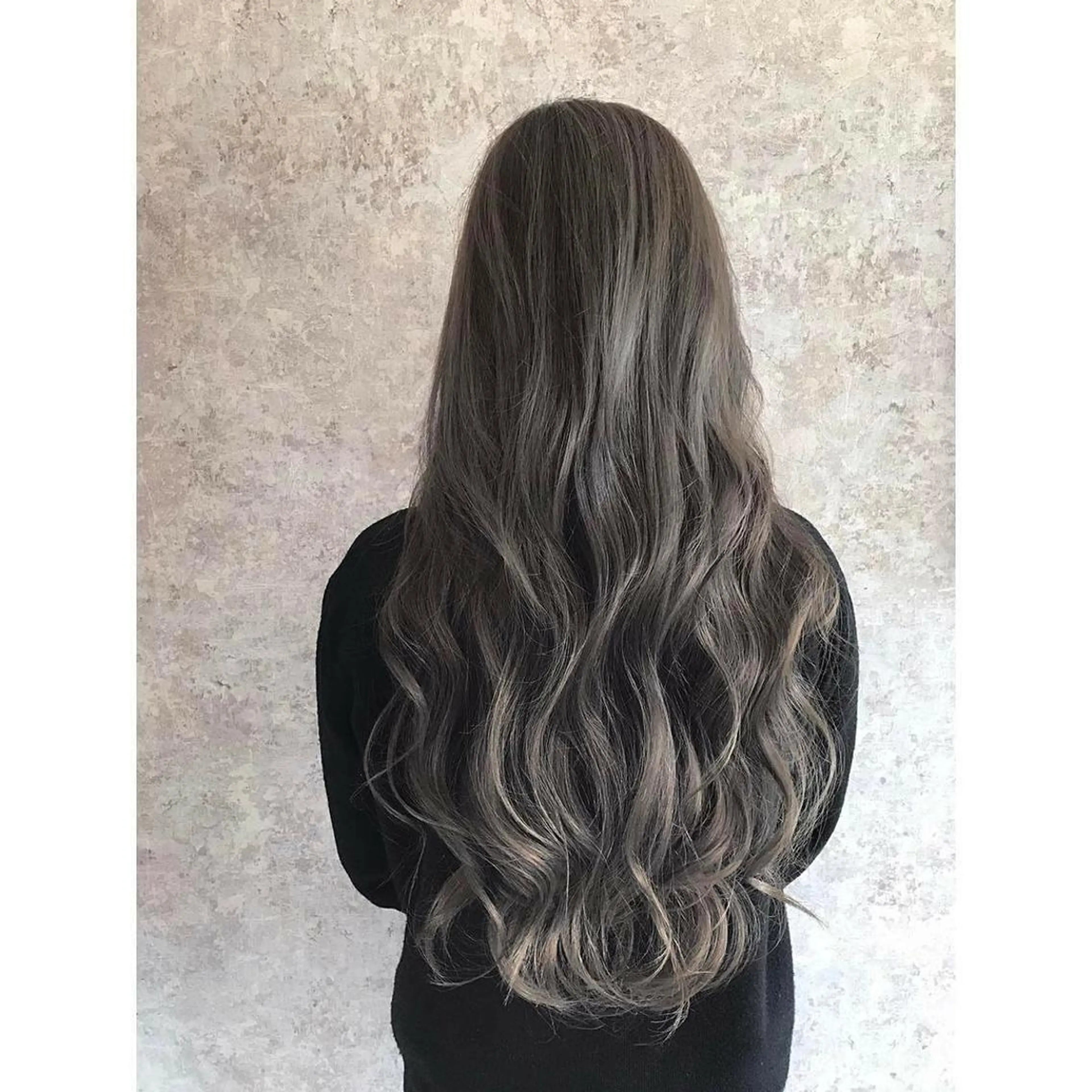 ミディアム due hair 京都駅前店 MILBON オージュア認定サロン【デューヘアー】所属・ハイトーンブリーチ 土坂　由志【京都】のヘアスタイル