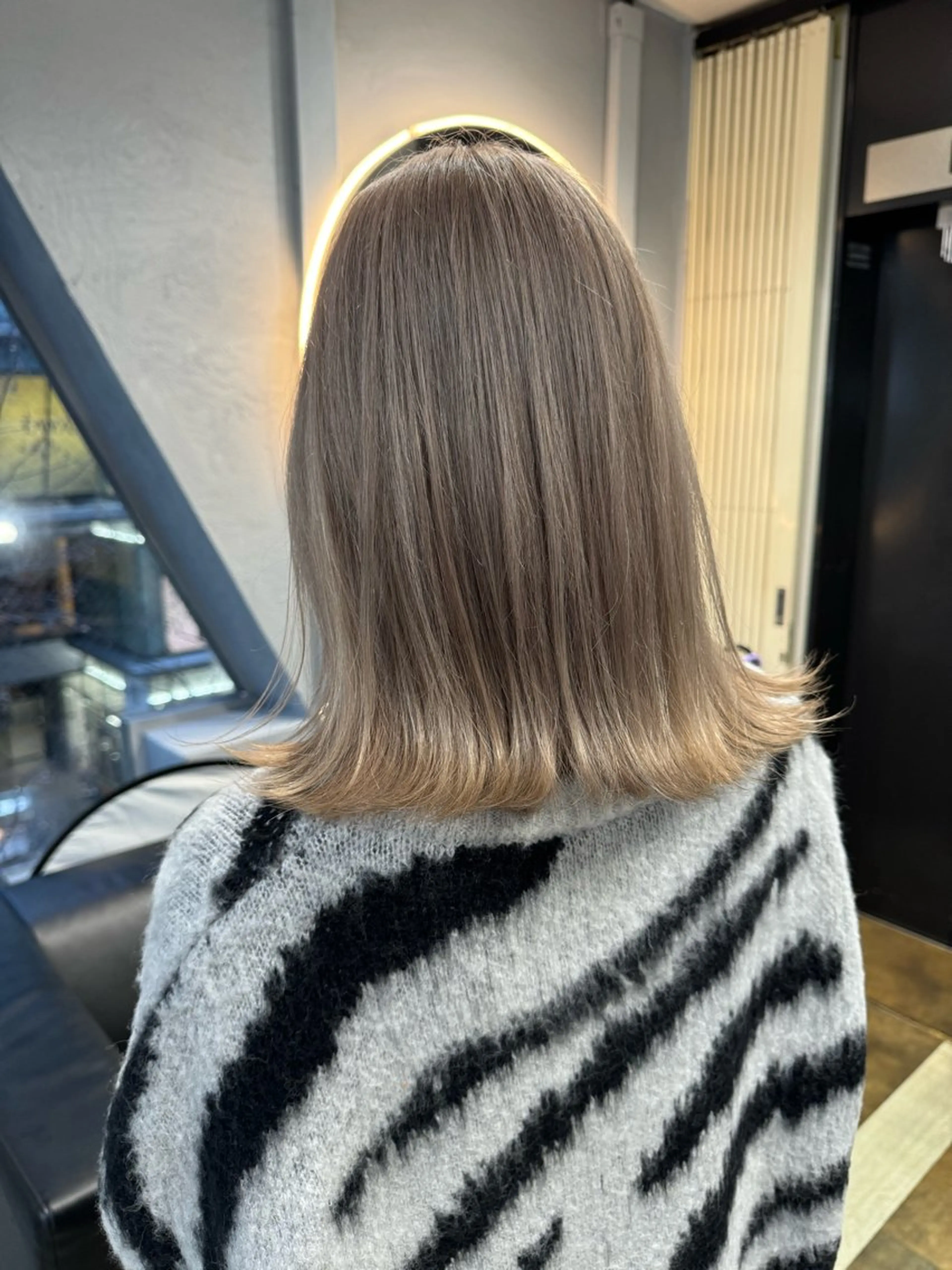 ミディアム カラー dao/ミルクティー /ブラウン/ブロンドのヘアスタイル