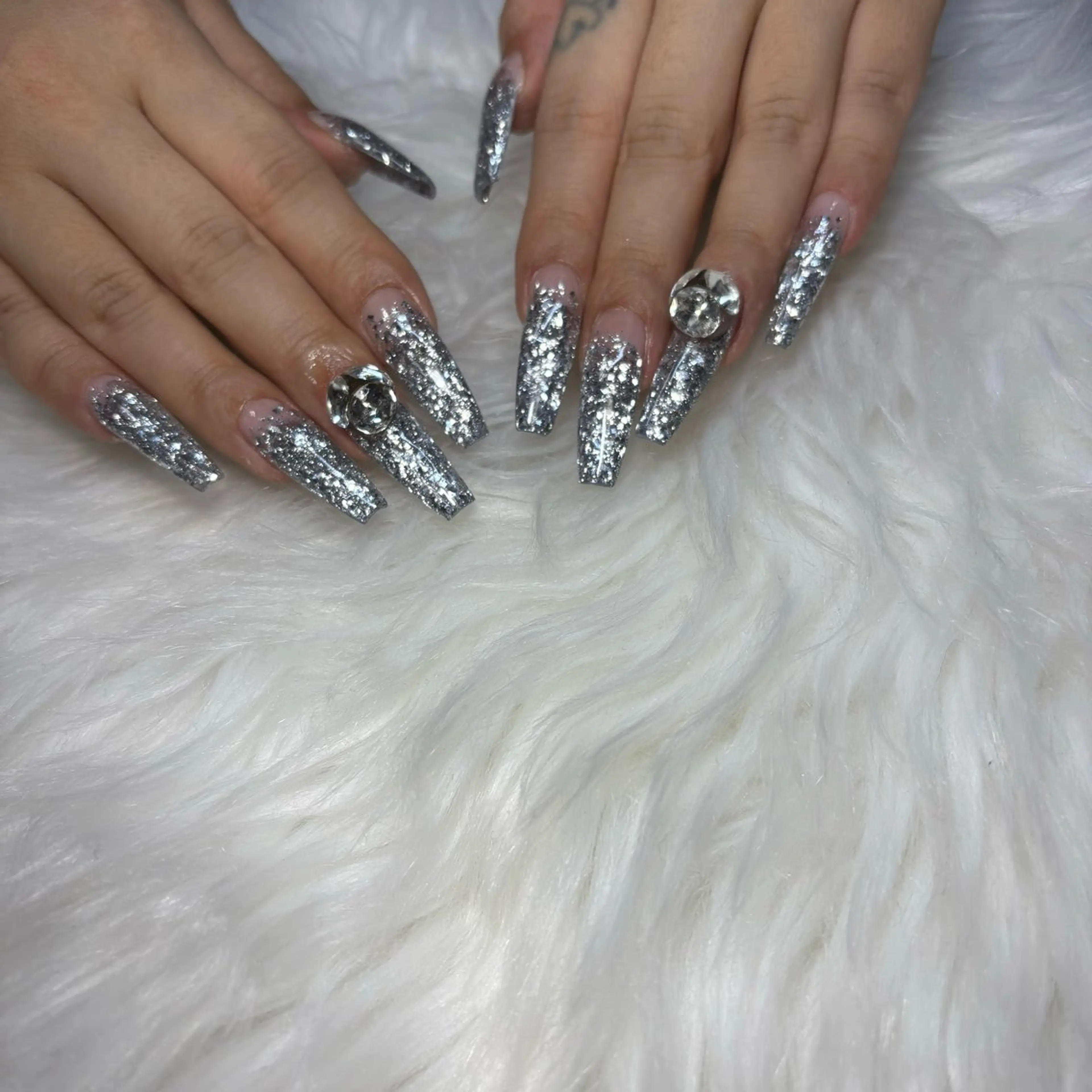 ネイル グラデーション ラメ(グリッター) ラメグラデーション スカルプネイル ハンドネイル ハンドケア makana nail所属・makananail anjyuのネイルデザイン