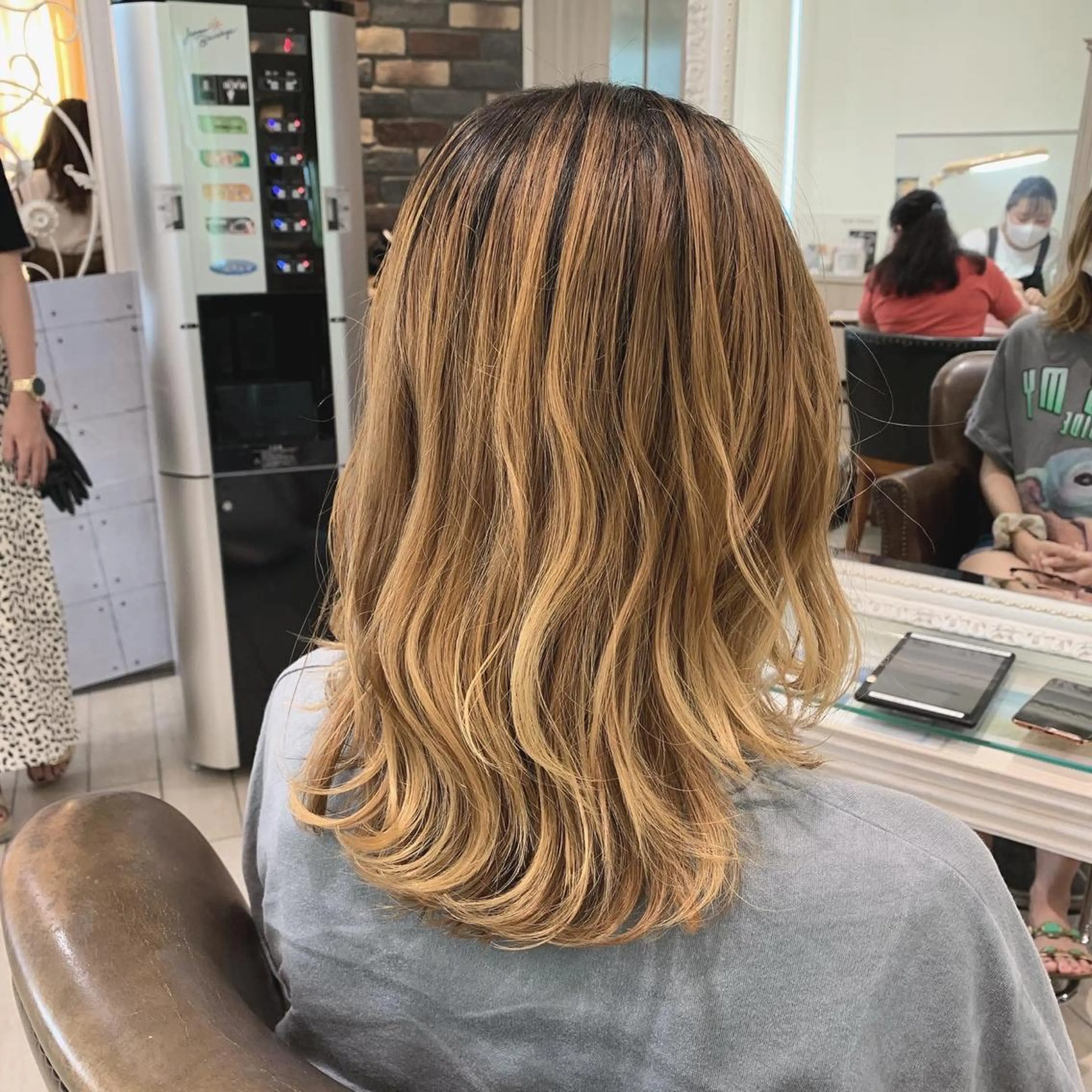 ミディアム カラー パーマ ヘアアレンジ カット ヘアカラー トリートメント メンズパーマ特化🔥 ツイスパ/シャドウのヘアスタイル