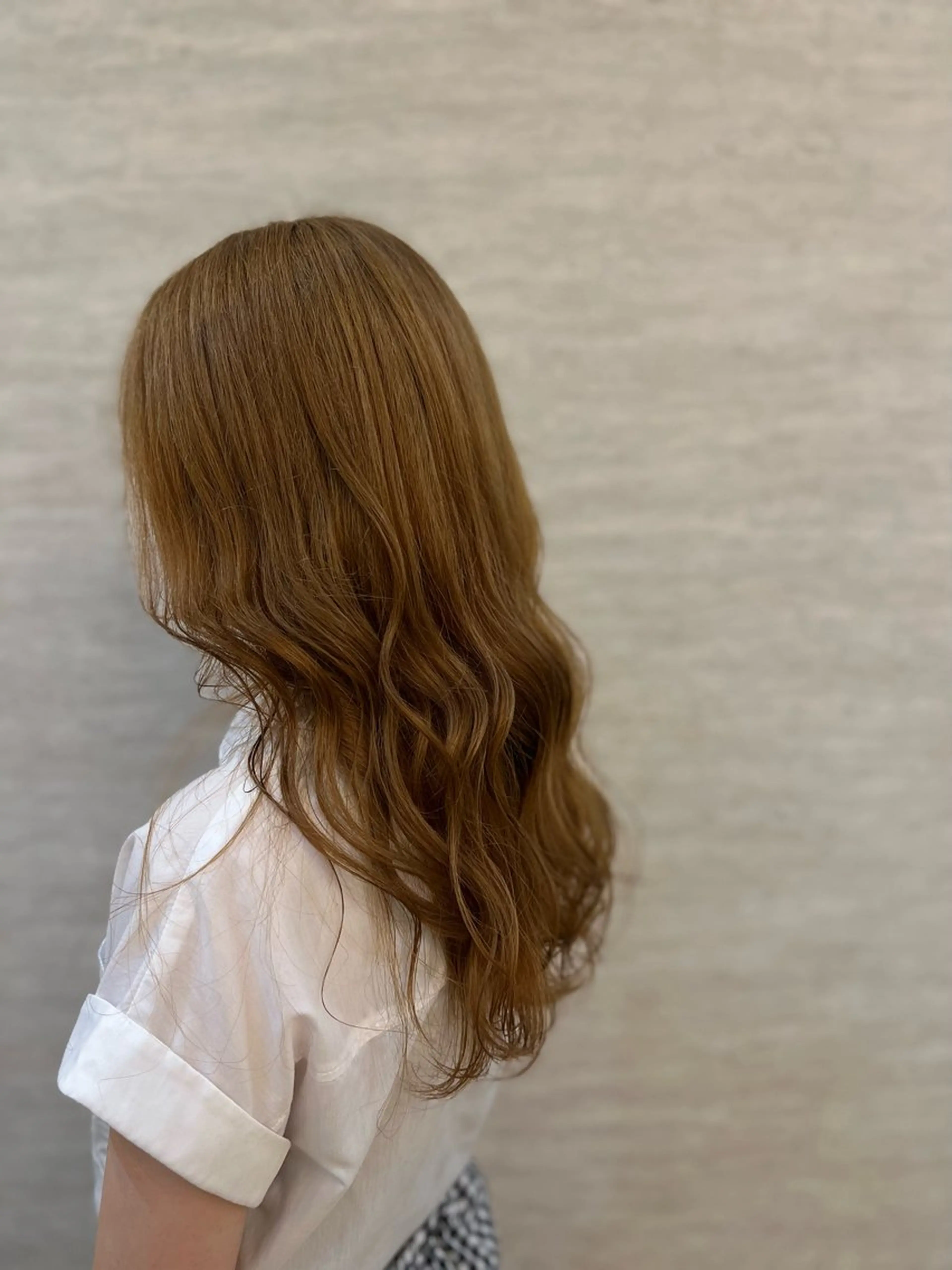 ロング カラー ベージュカラー ブリーチ ミルクティーベージュ ヘアカラー "今"だけでない美髪 KOTOMIのヘアスタイル