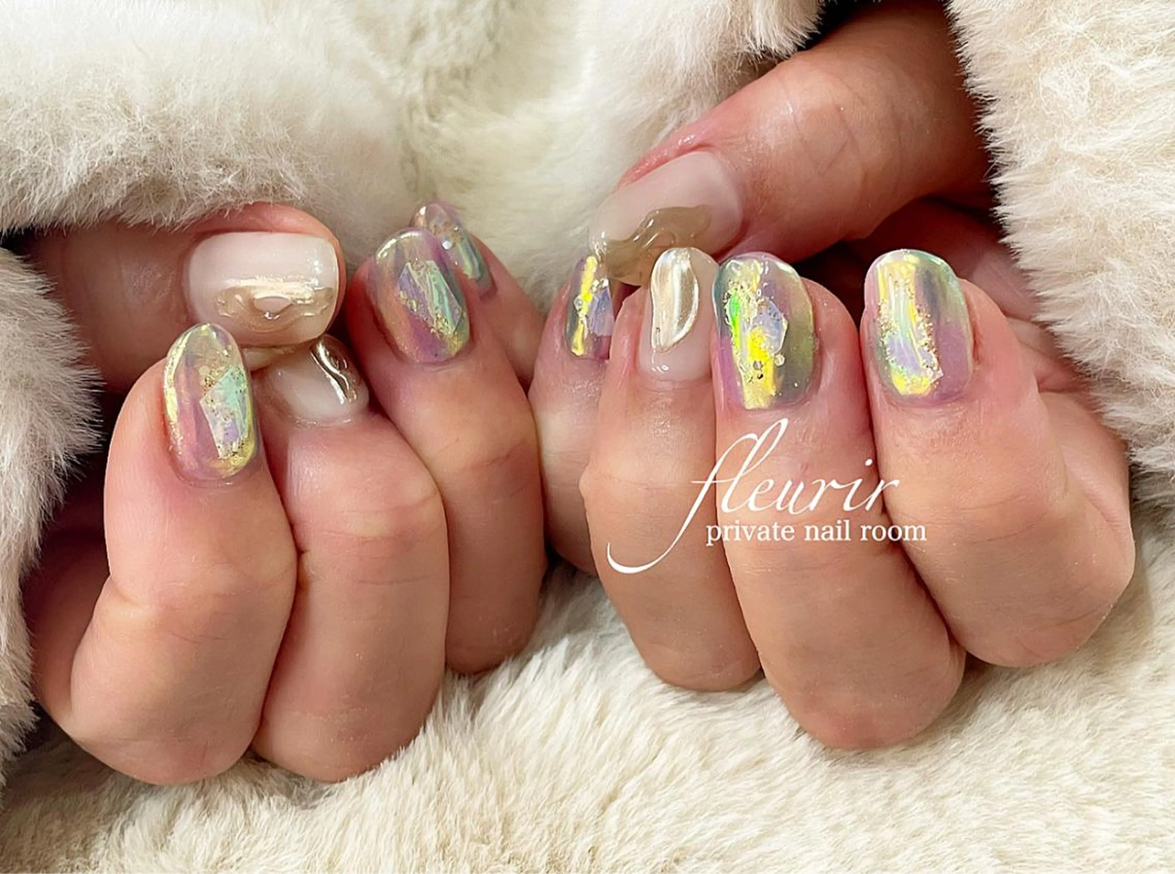 ネイル アートネイル オーロラネイル ゴールド ミラーネイル 黄色 フルリール 【プライベートサロンのネイルデザイン
