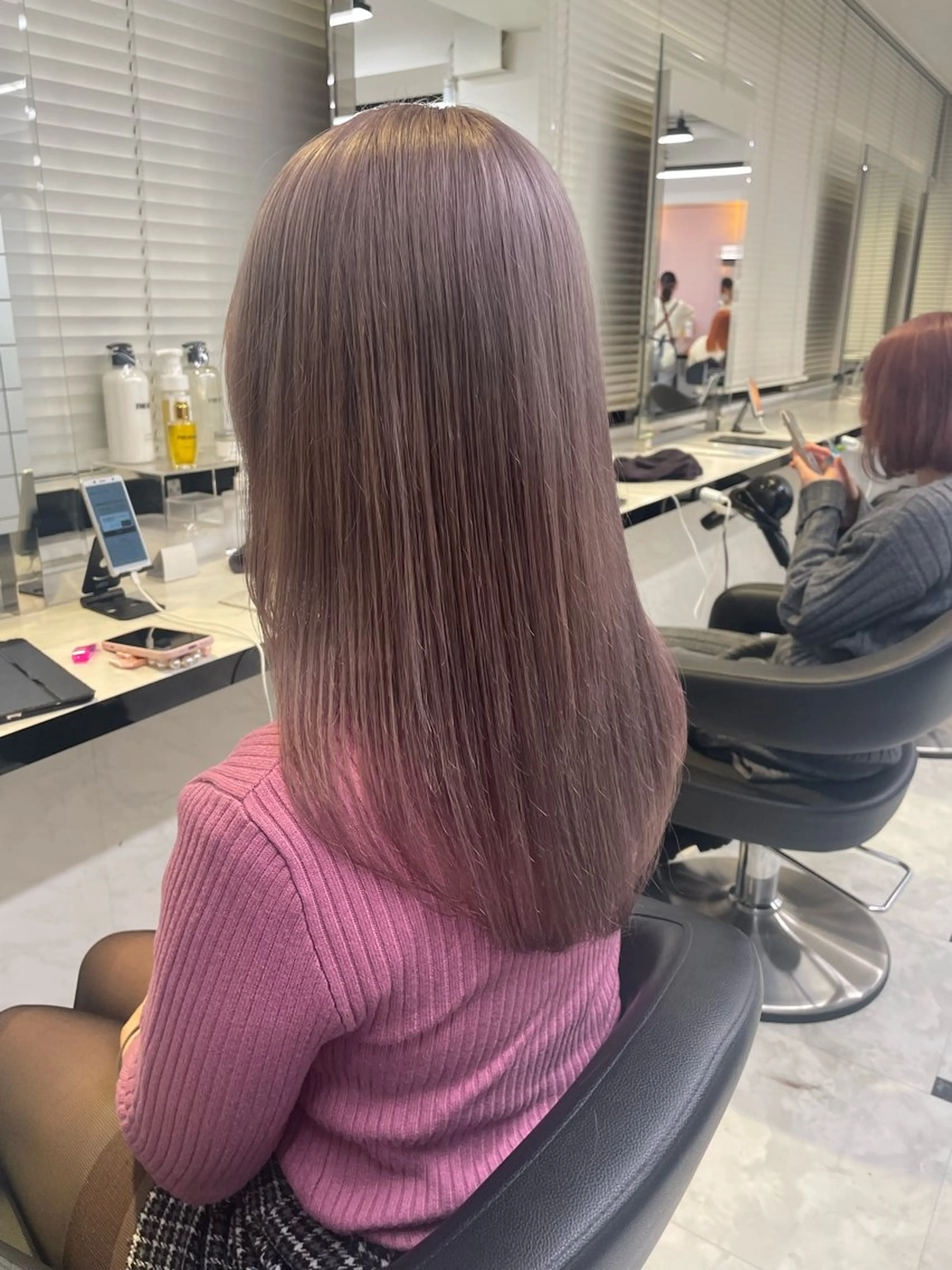 ロング カラー ヘアアレンジ ブリーチ グレージュ ラベンダーカラー ヘアカラー ピンク・ベージュ🩰 カラー🫧とらのヘアスタイル