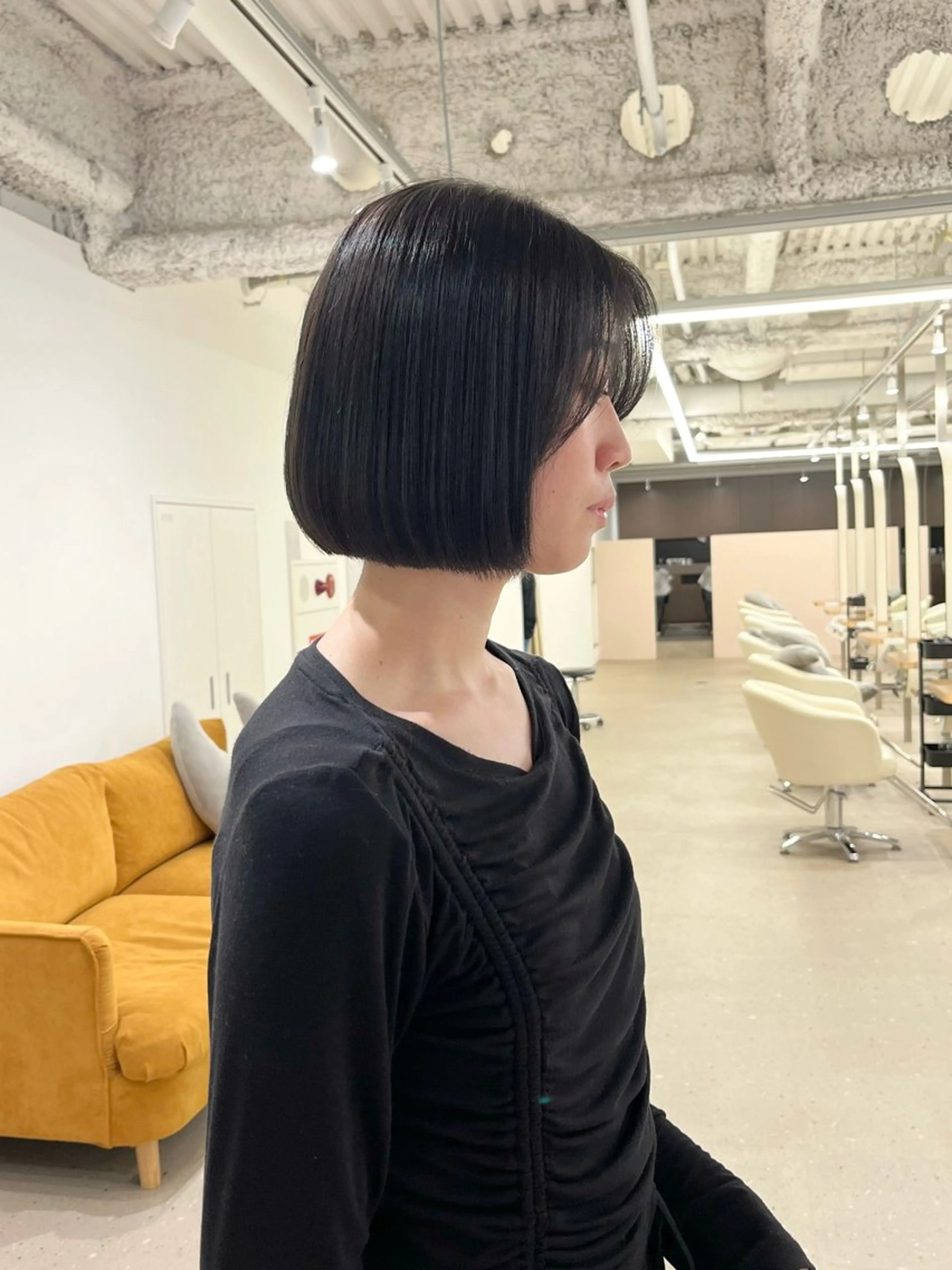 ショート カラー 阪本 桃のヘアスタイル