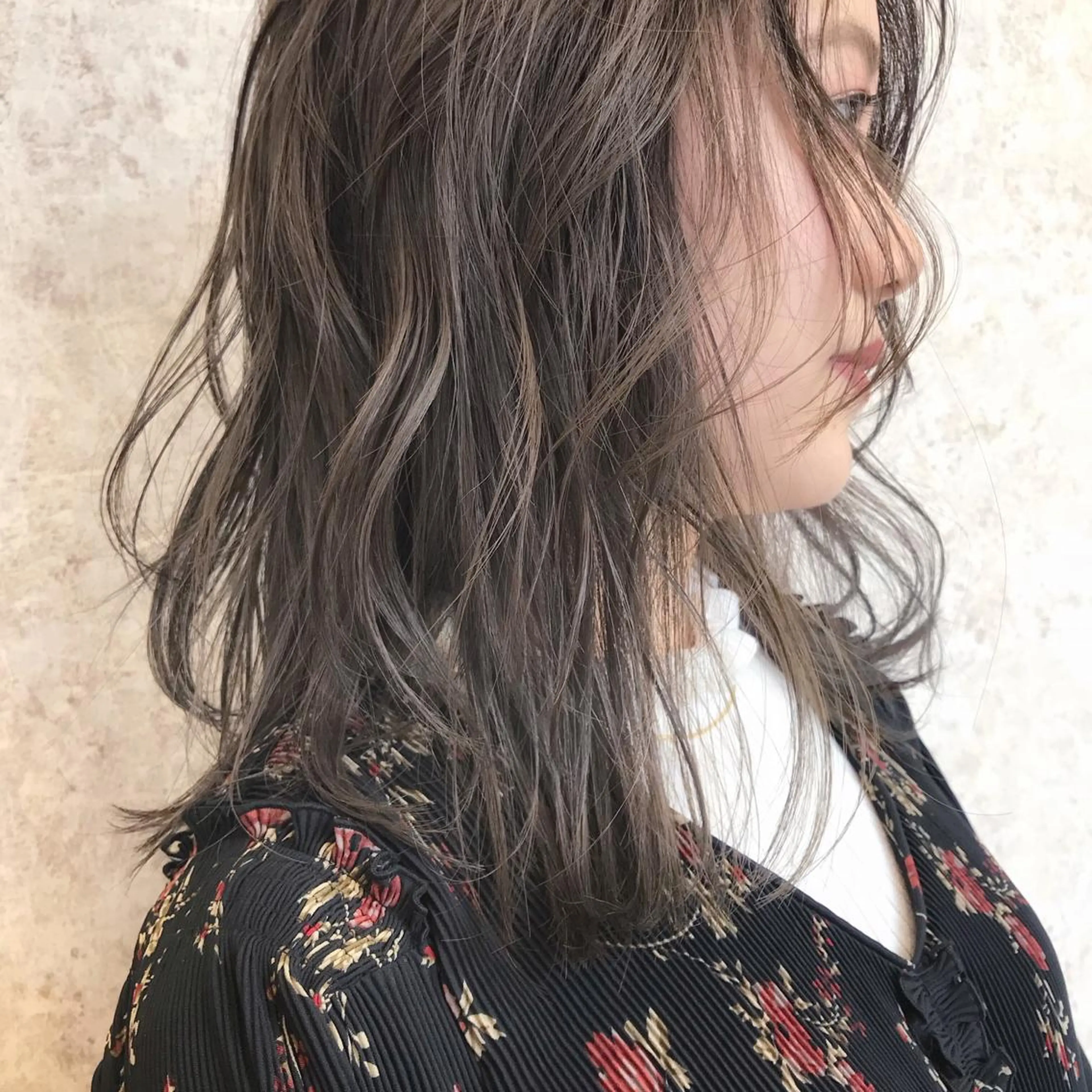セミロング カラー HARUNA🤍 大人ショートヘアのヘアスタイル