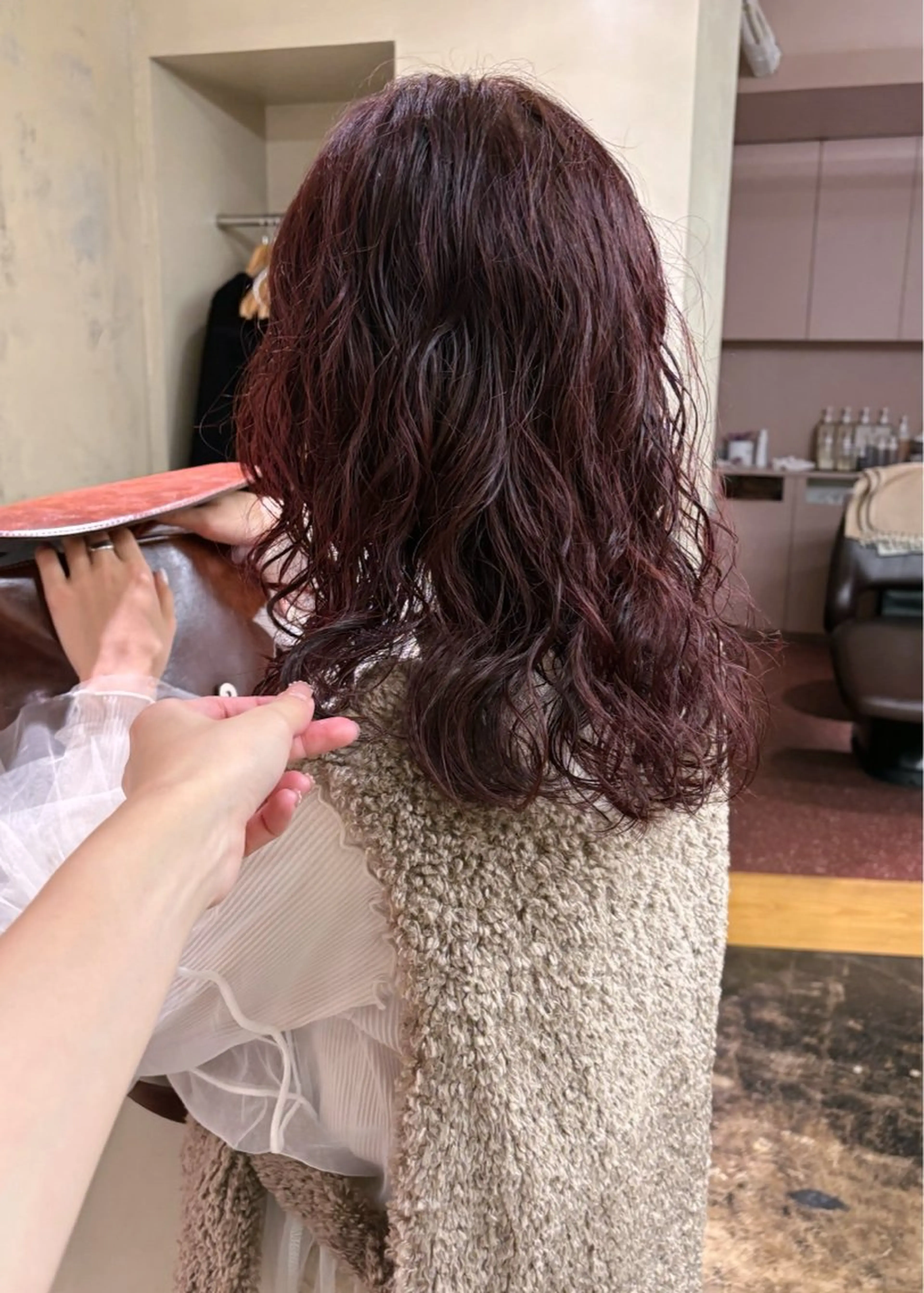 ミディアム パーマ ミディアムレイヤー ミディアムパーマ 顔まわりレイヤー レイヤーカット パーマ 西山 紗耶香🪽 透明感カラー/ボブのヘアスタイル