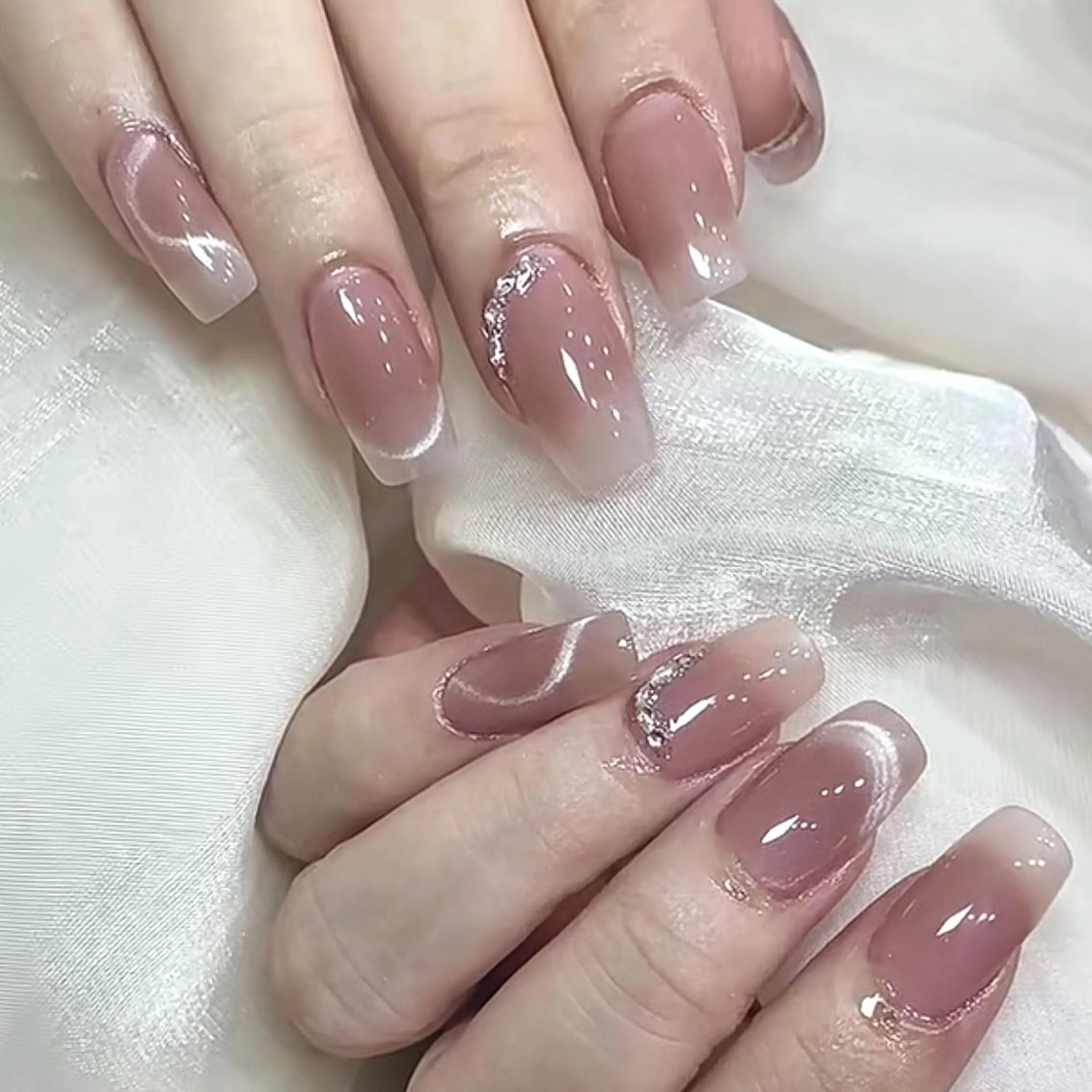 ネイル RAFFINE haru🦋🩵のネイルデザイン