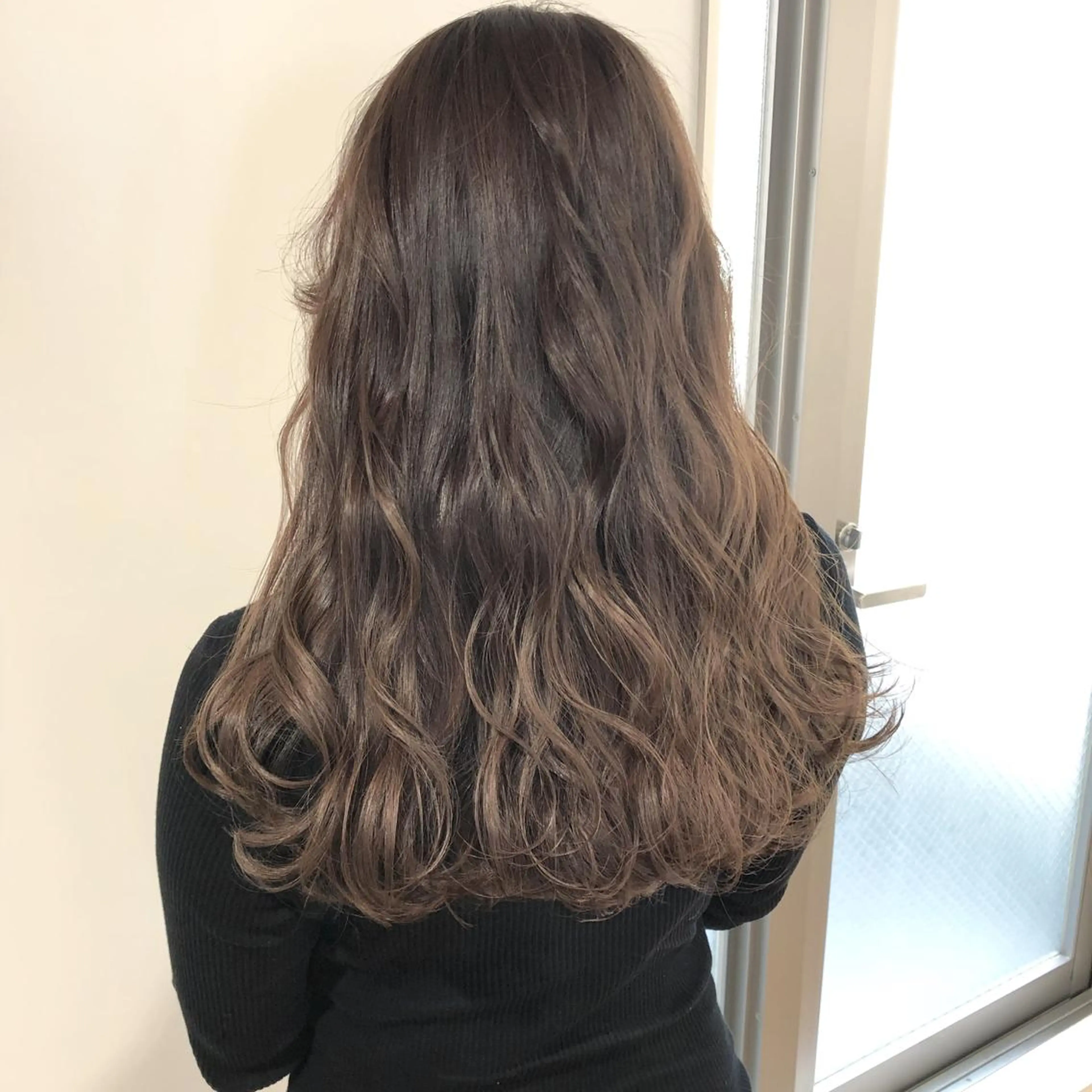 セミロング タカハシ ユウキのヘアスタイル