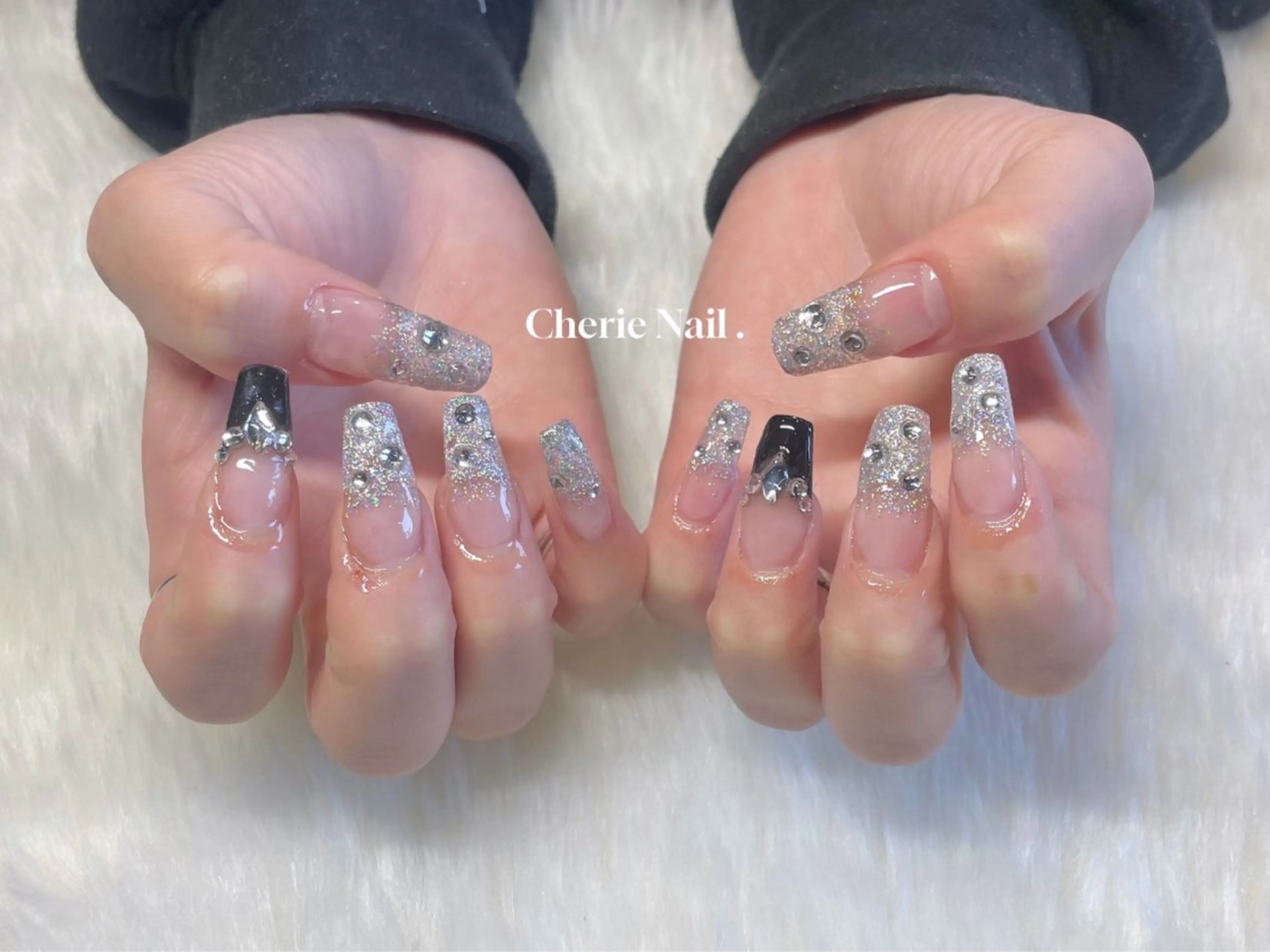 ネイル フレンチネイル ラメ(グリッター) ラメグラデーション Cherie Nailのネイルデザイン