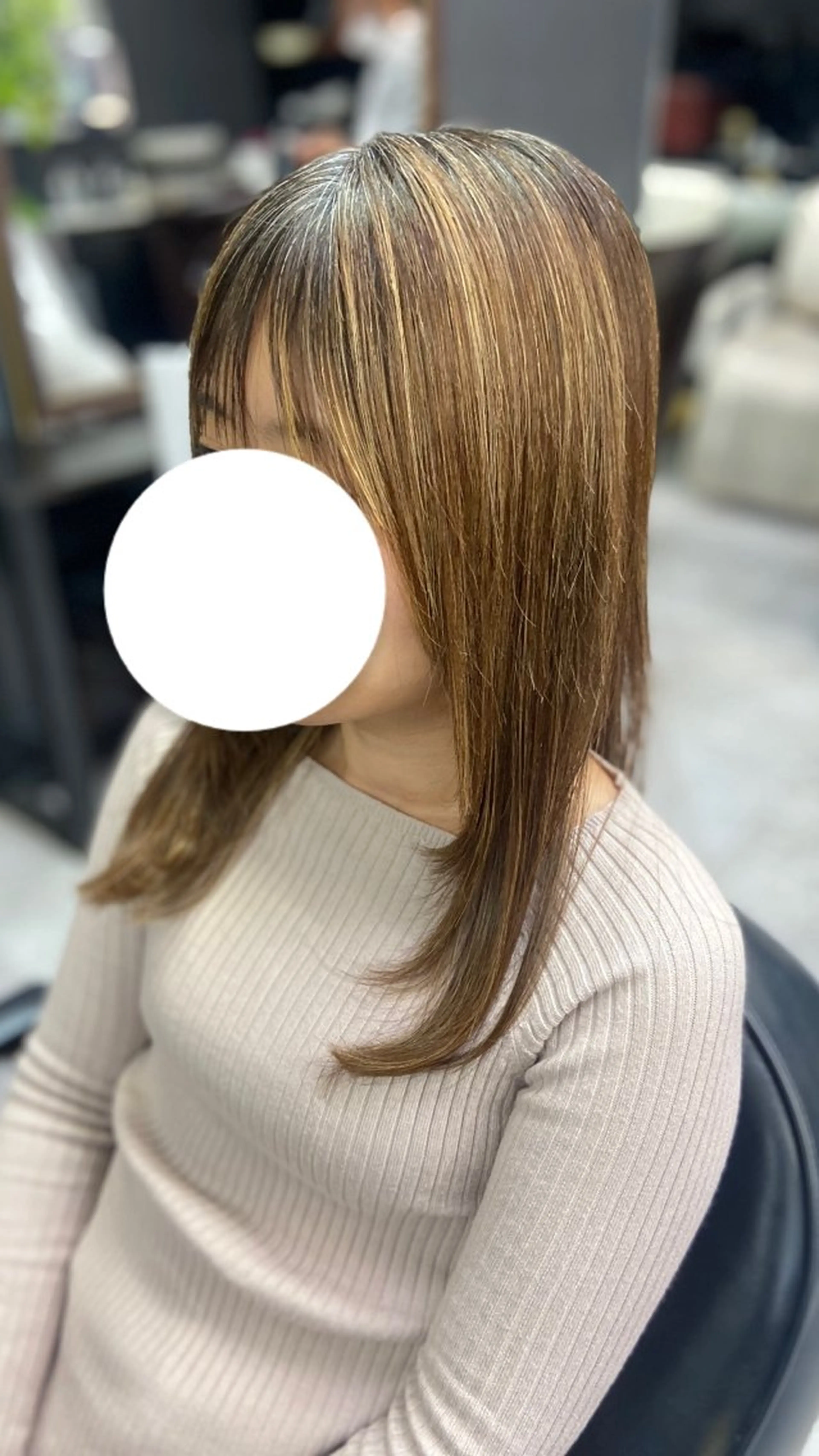 セミロング 顔まわりレイヤー 顔周りカット レイヤーカット 瀧下 唯のヘアスタイル