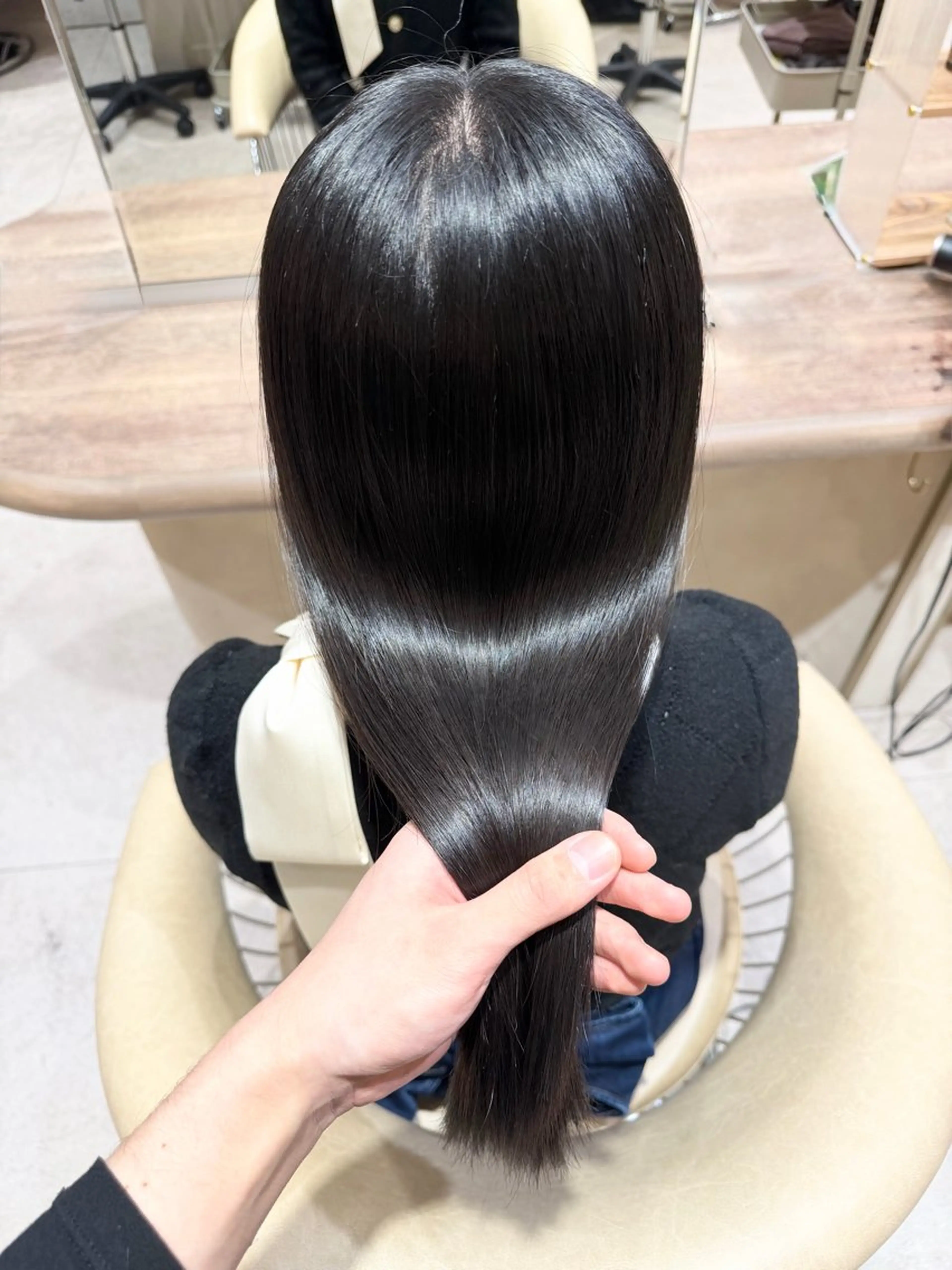 ロング カラー カット ヘアカラー トリートメント とろける艶髪レイヤー カット髪質改善しゅんのヘアスタイル