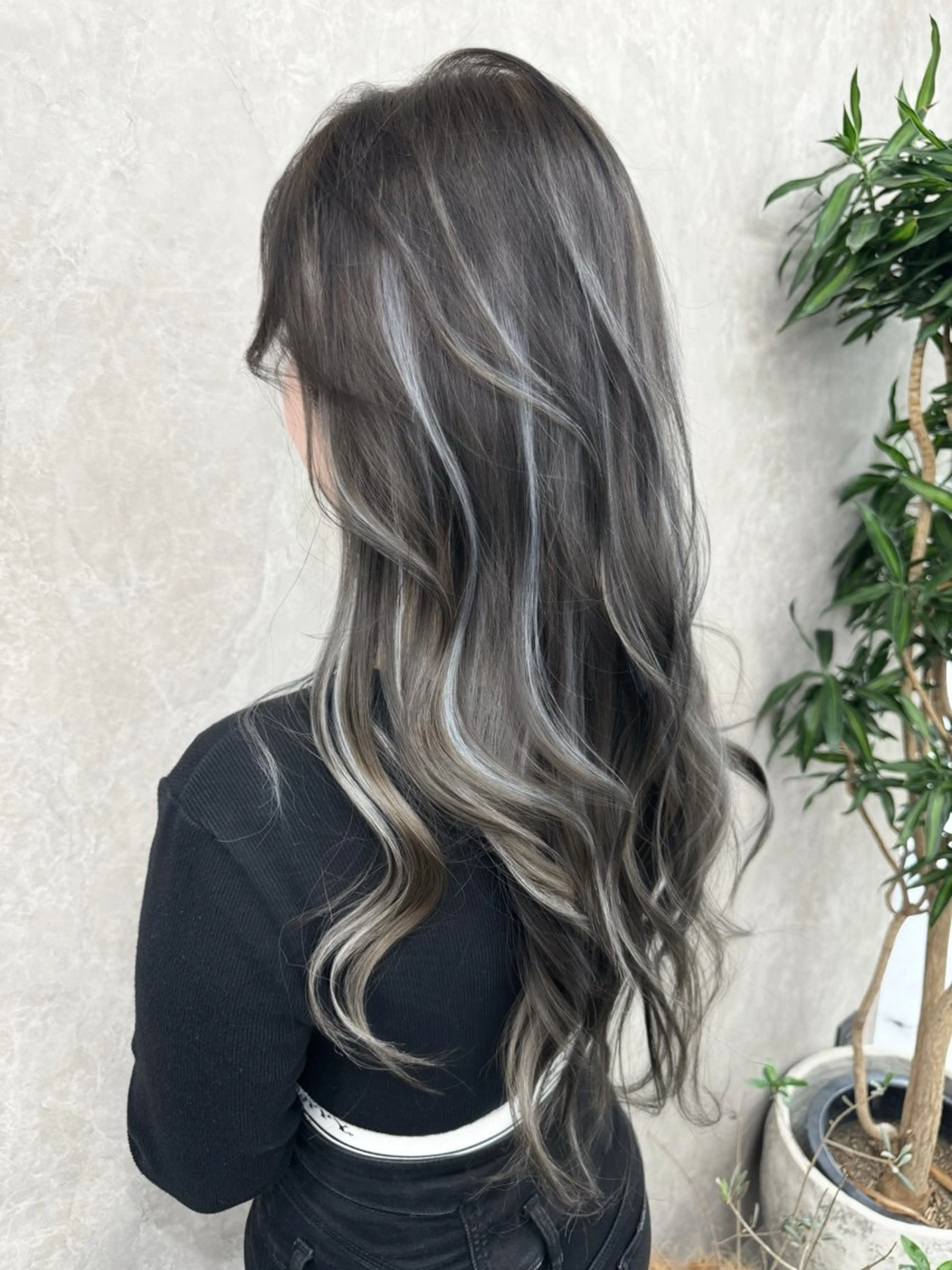 ロング カラー ベージュカラー ブリーチ ケアブリーチ 透明感カラー ダブルカラー ヘアカラー トリートメント Ardore 韓国風カラー大阪のヘアスタイル