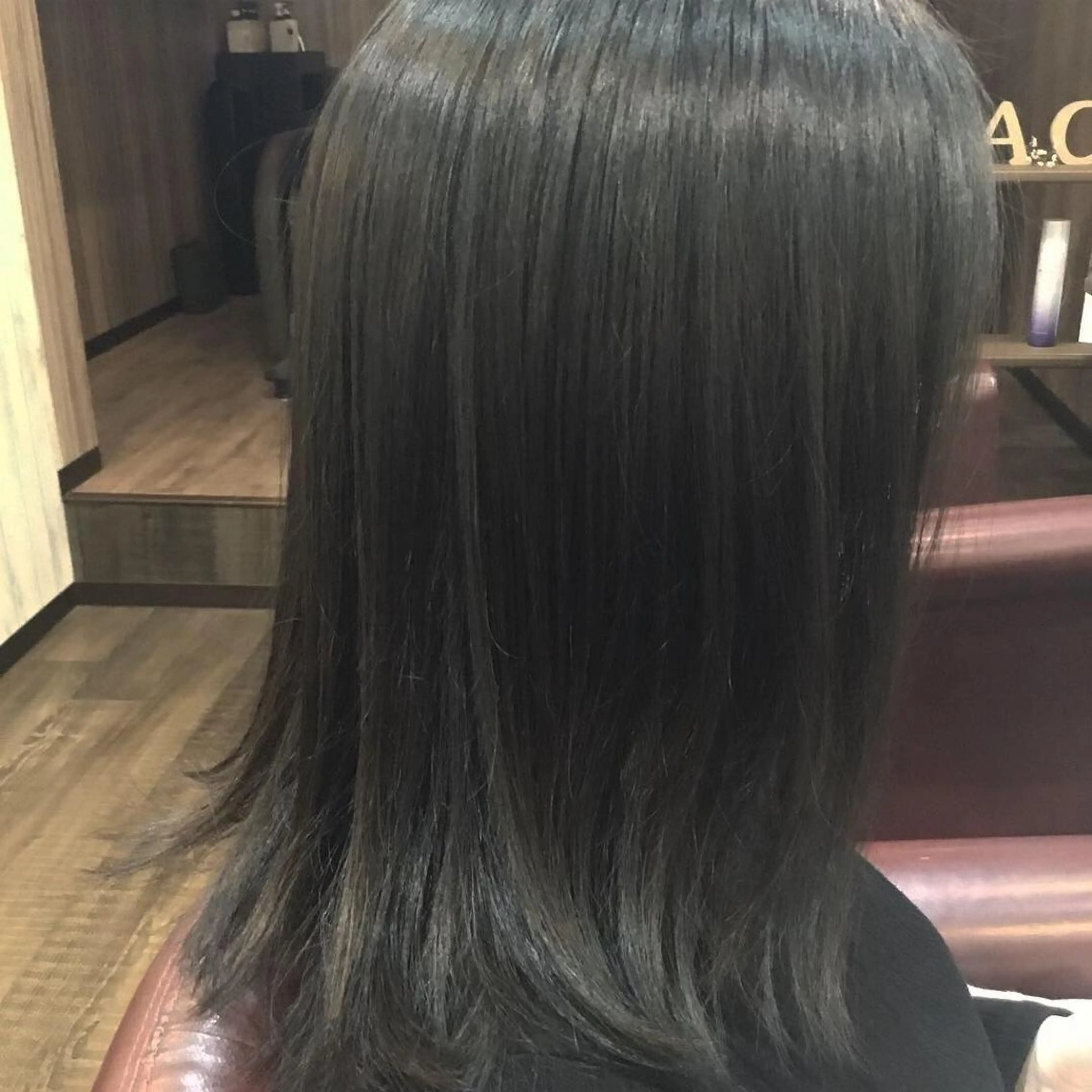 セミロング カラー パーマ embrace エンブレイスのヘアスタイル