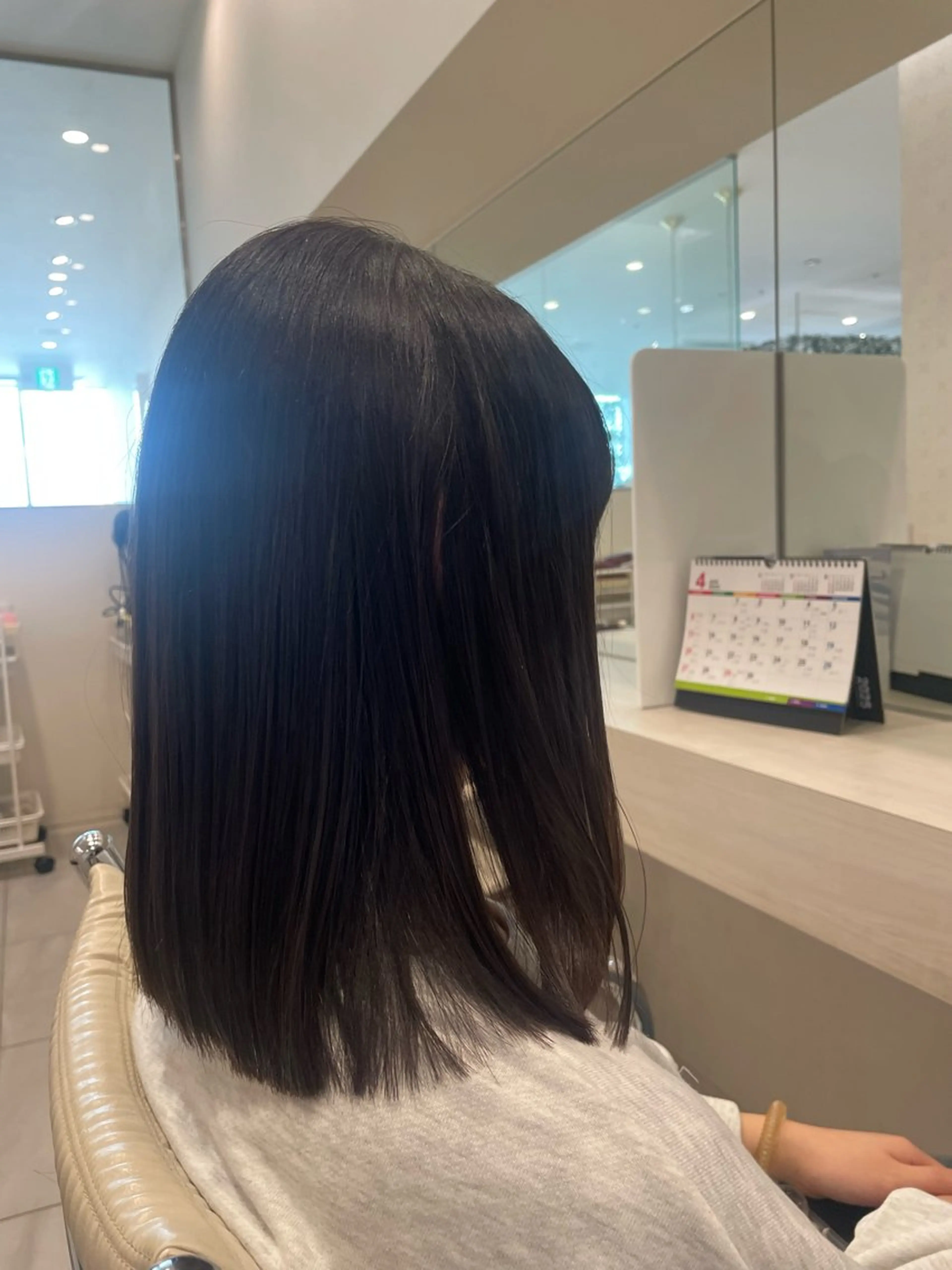 ミディアム 平 真亜里のヘアスタイル