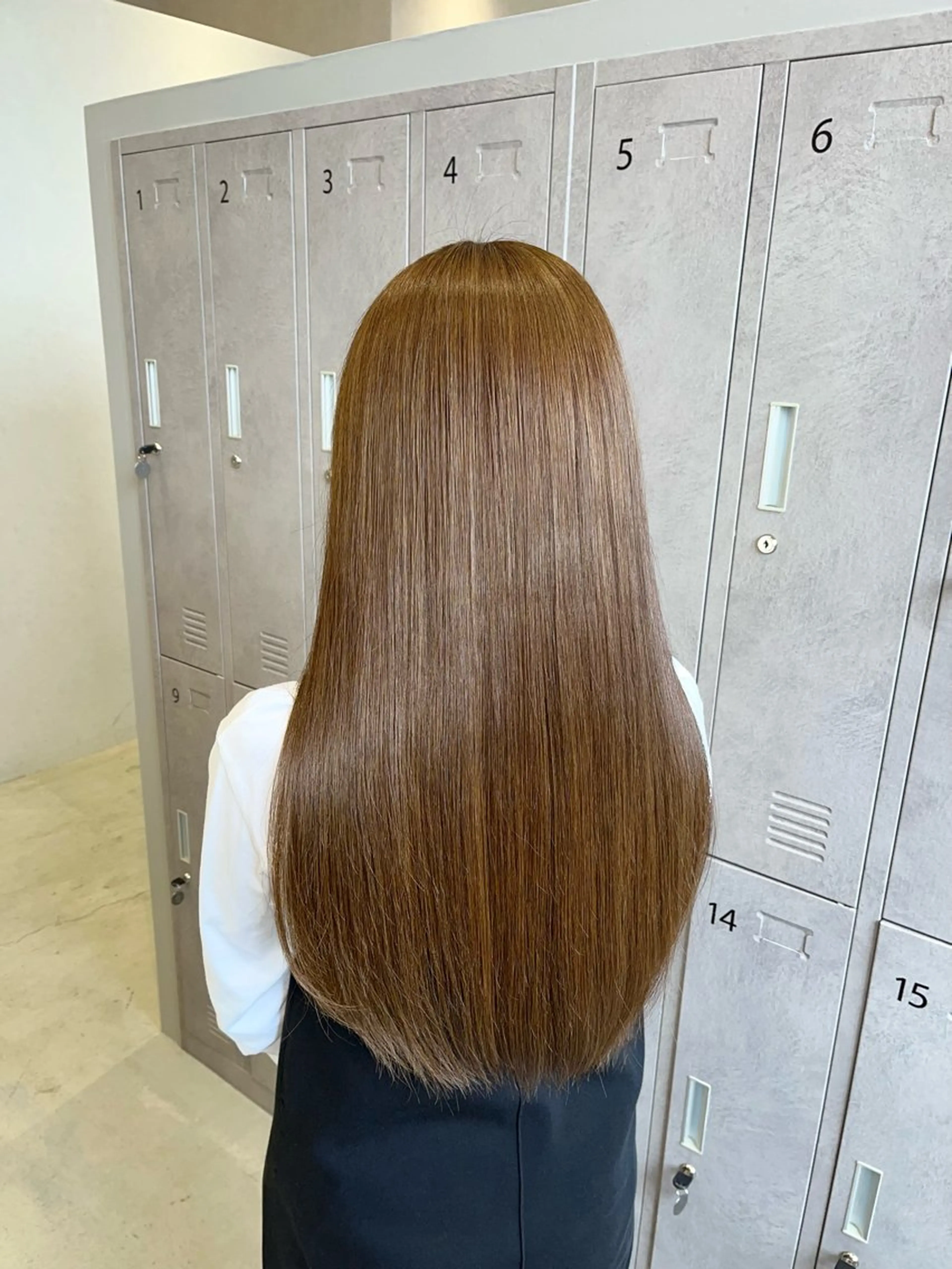 カラー ブラウンカラー オリーブブラウン 斉藤 果音のヘアスタイル