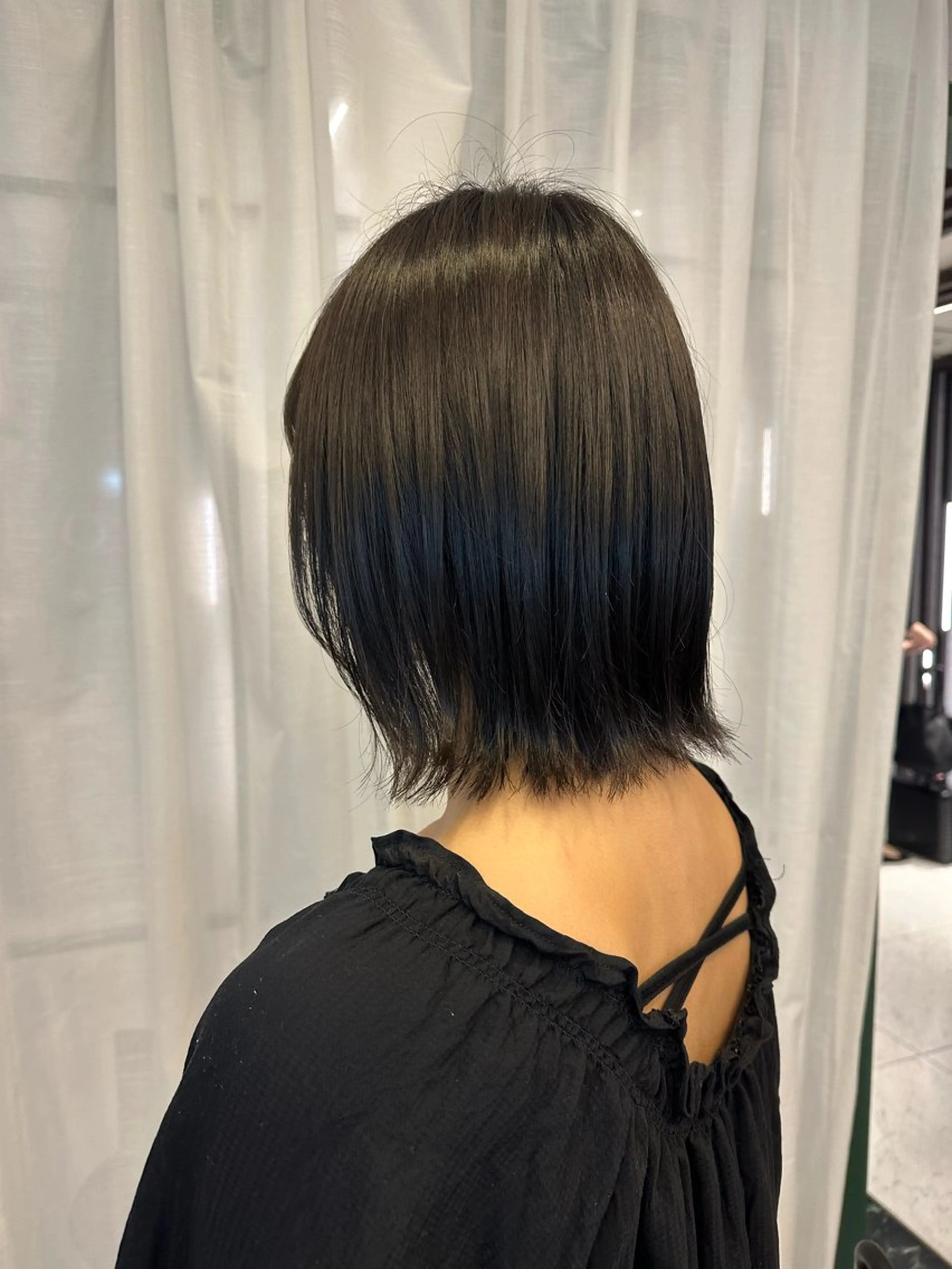 ミディアム 切りっぱなしボブ ボブ 顔周りカット レイヤーカット La tienne igrek所属・髪質改善🪞 川村恵理華のヘアスタイル