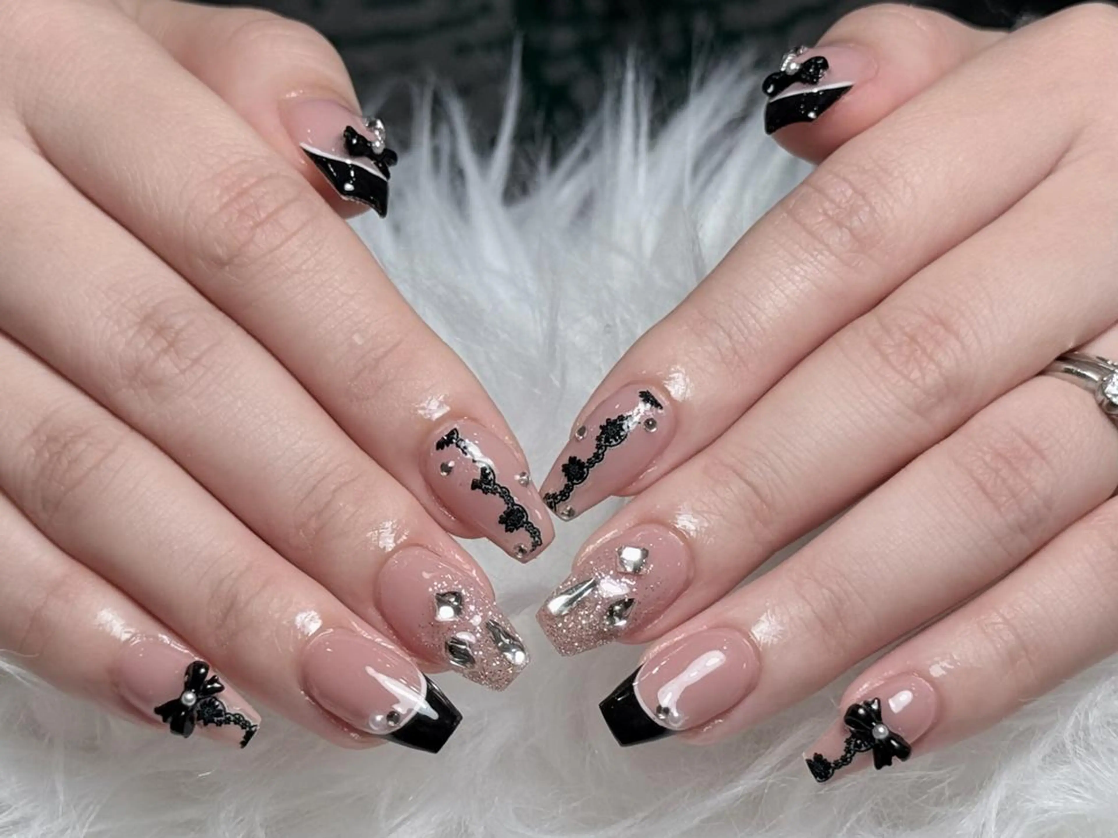 ネイル 長さ出し グラデーション 卒業式 キラキラネイル マグネットネイル ハンドネイル アンアンBelle Nail Salonのネイルデザイン