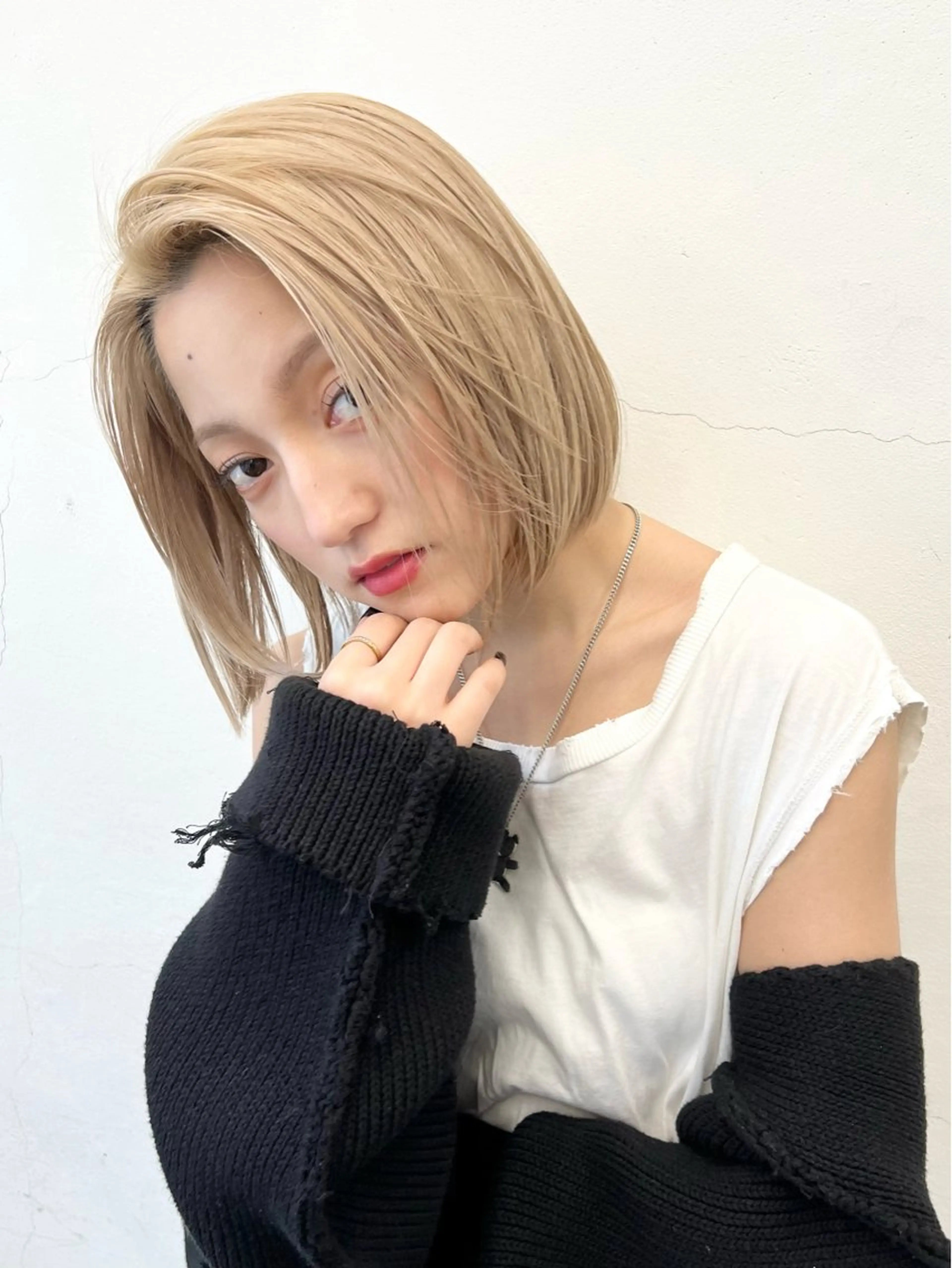 ショート カラー 切りっぱなしボブ アッシュ ベージュカラー ブリーチ ブロンド ヘアカラー トリートメント HARU//原宿🤍 リピート率NO.1のヘアスタイル