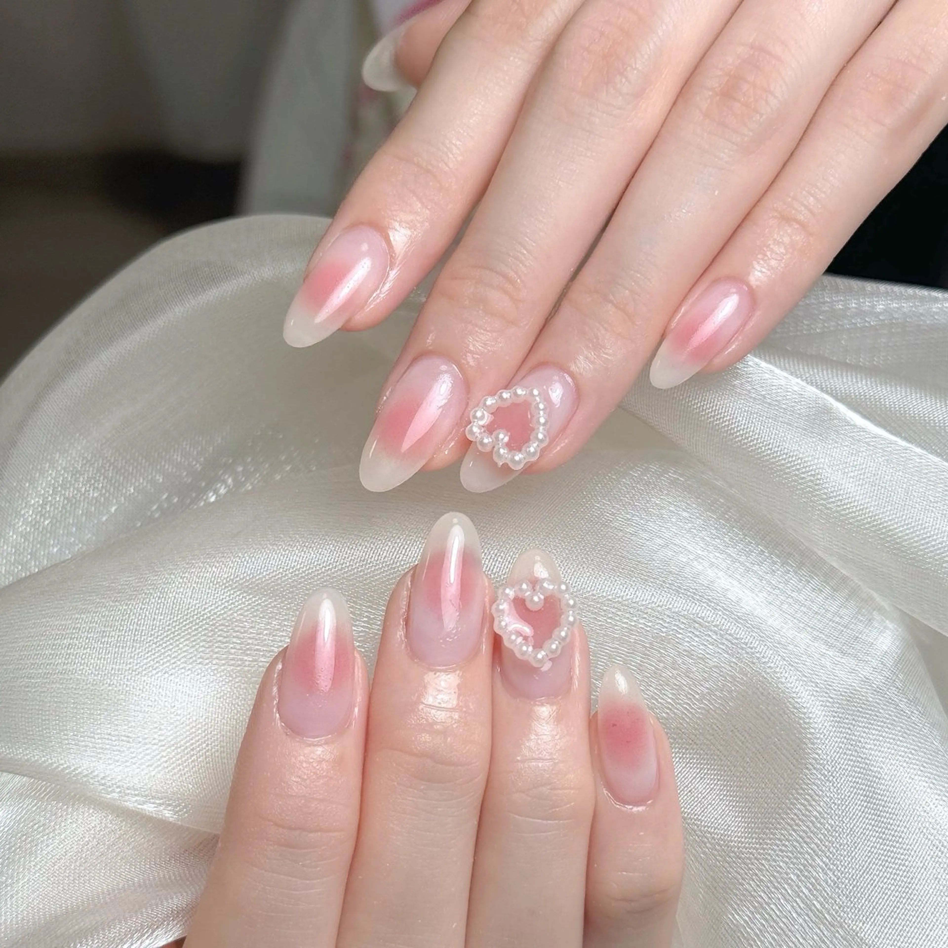 大人気🩷チークネイル・パーツ2個付き【オフケア込み】の写真