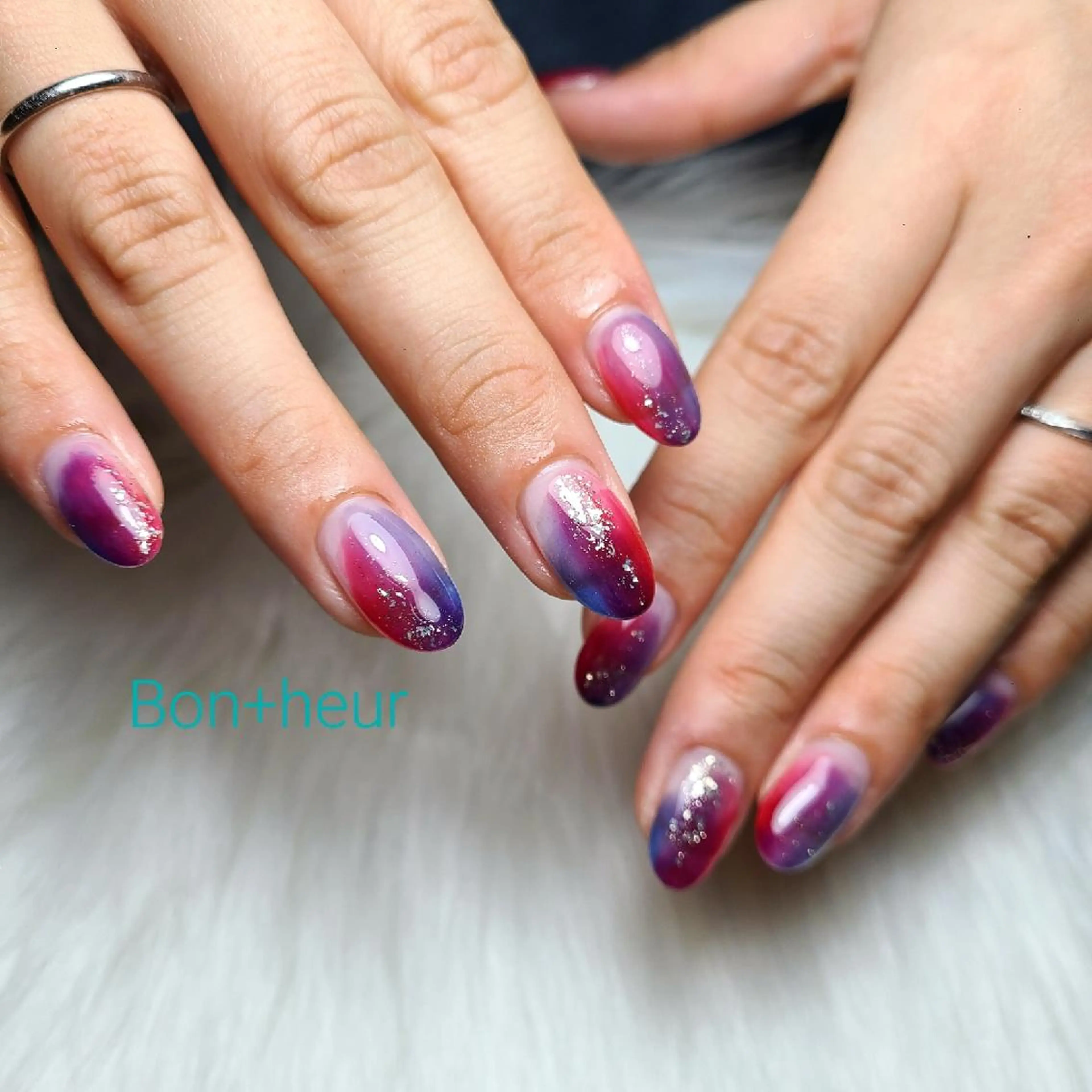 ネイル ボルドー ジェルネイル ラメ(グリッター) ネイビー ニュアンスネイル 宮口 紗子のネイルデザイン