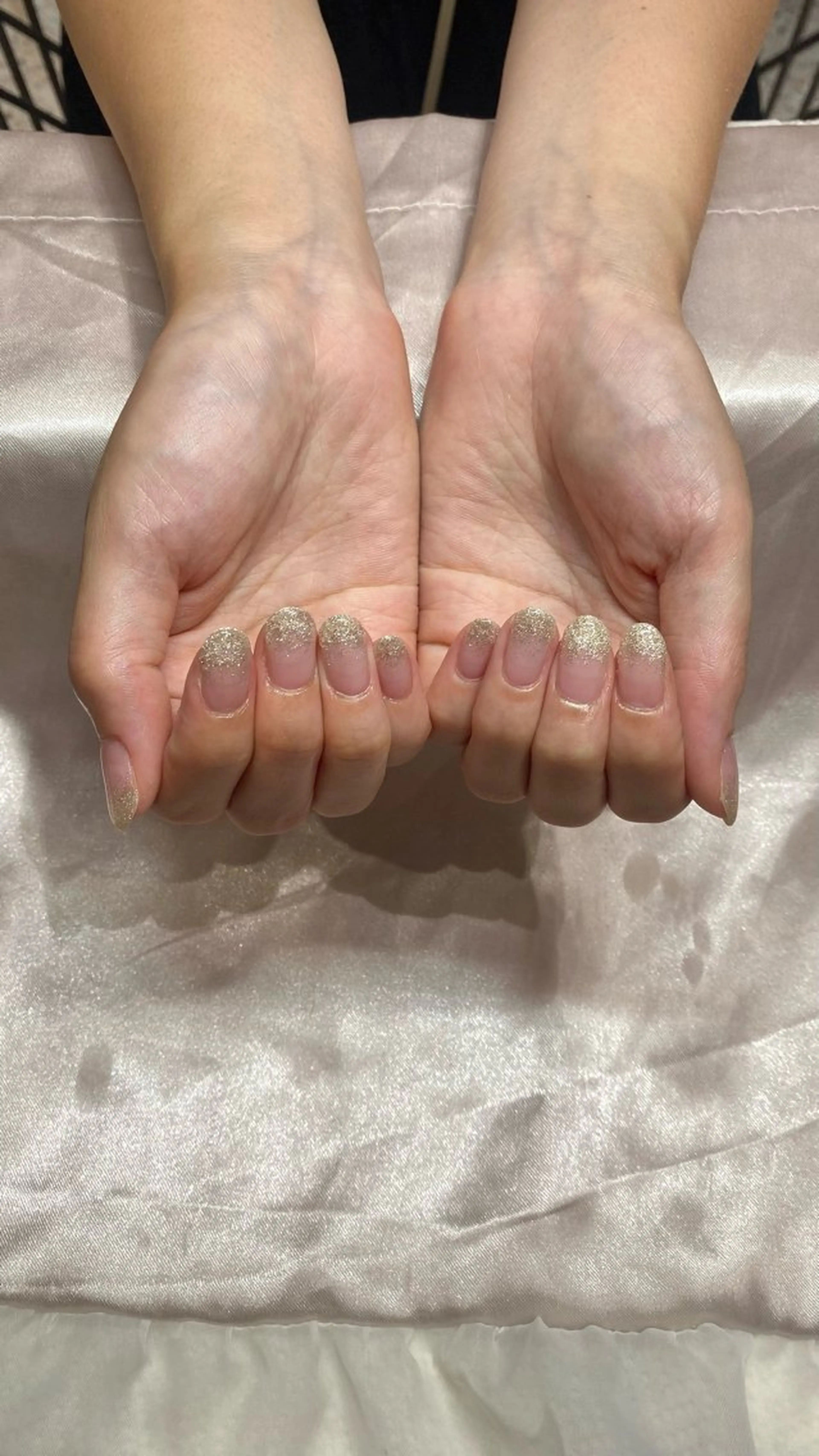 ネイル グラデーション キラキラネイル ラメ(グリッター) ラメグラデーション シンプルネイル Roy心斎橋 谷口のネイルデザイン