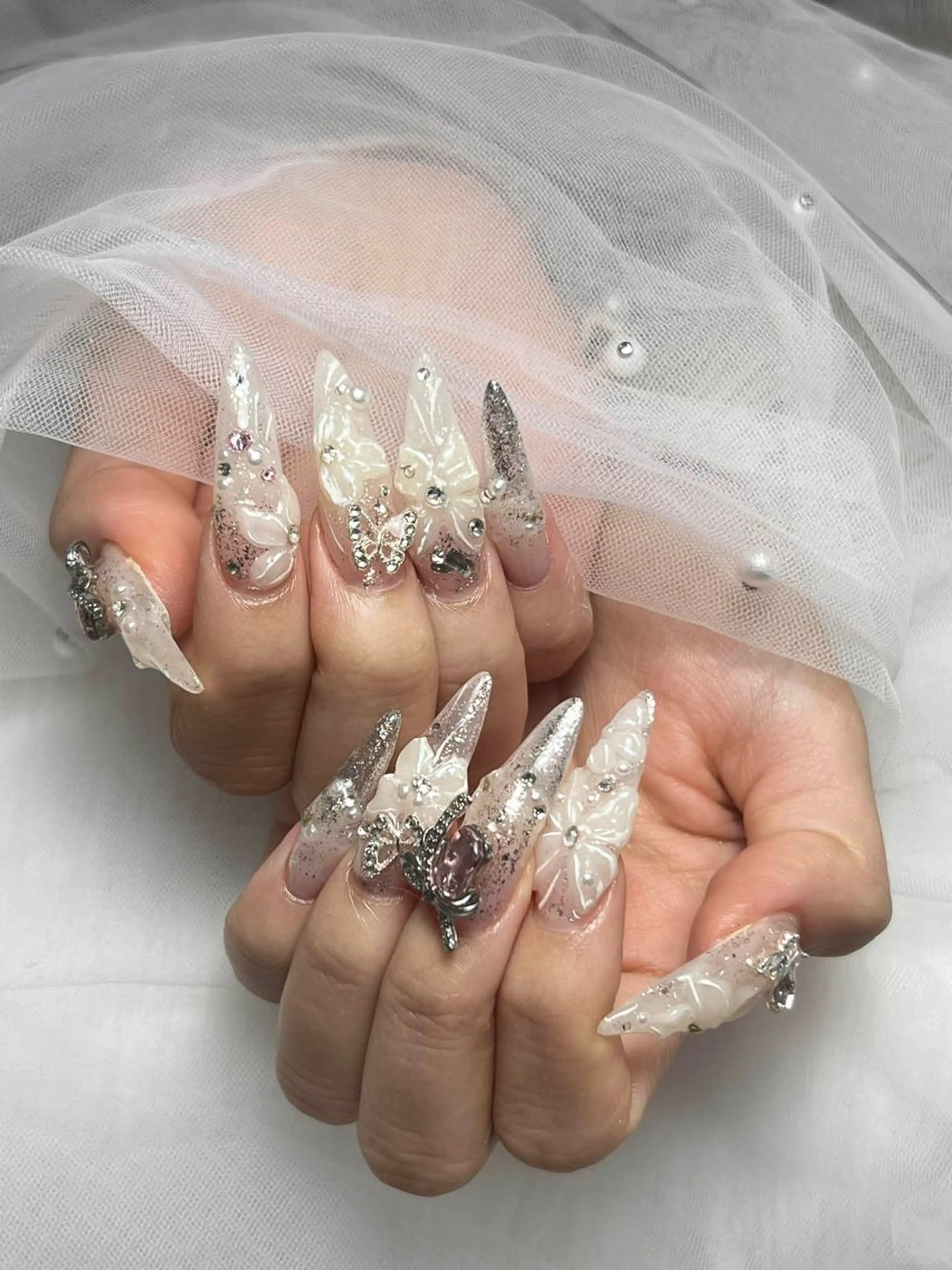 ネイル アートネイル オーロラネイル チークネイル 長さ出し フットネイル ハンドネイル ハンドケア Noiranail_ studio川越西口のネイルデザイン