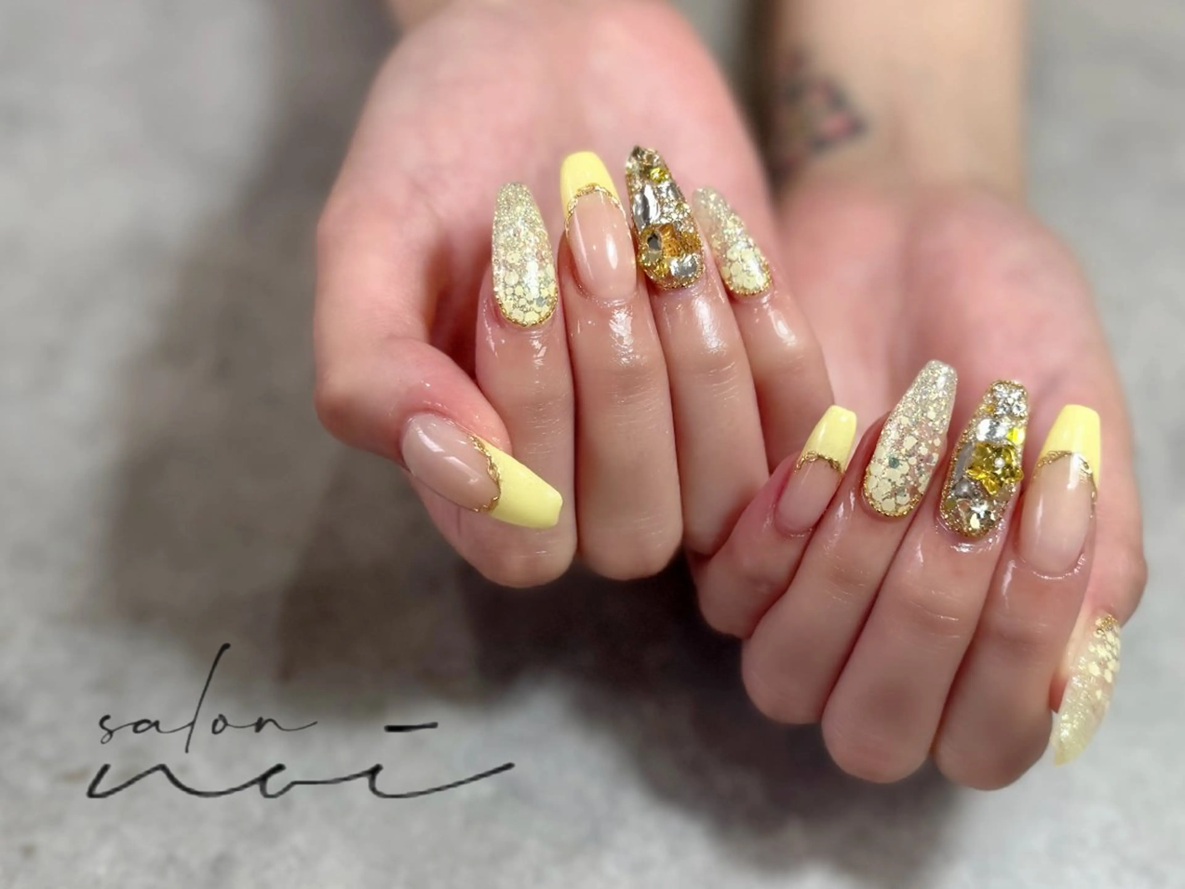 ネイル 黄色 ハンドネイル salon noi所属・salon noiのネイルデザイン
