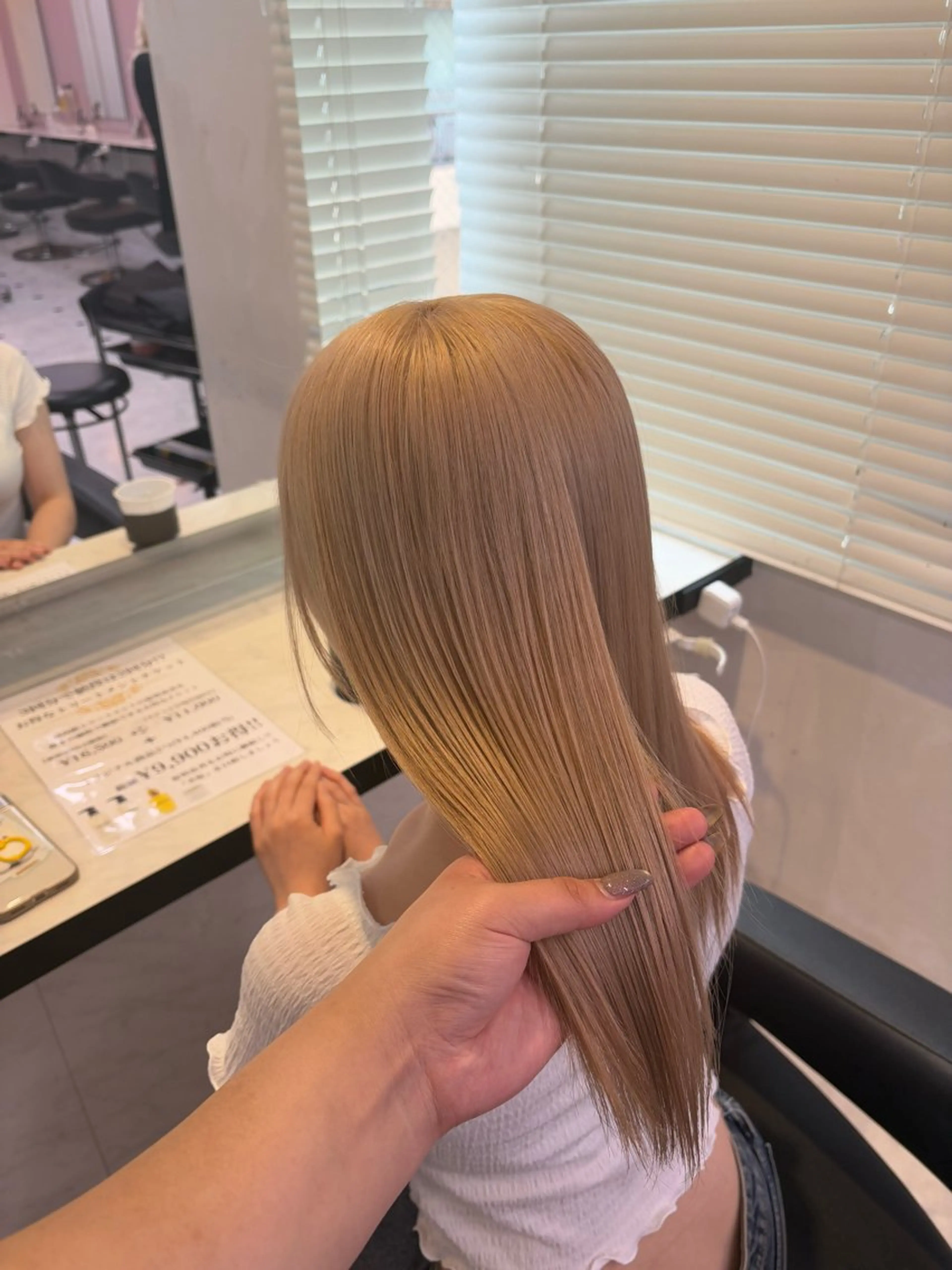 ロング カラー ヘアカラー トリートメント ヘッドスパ ヘアセット 透明感ベージュカラー 🪞上野🪞AIのヘアスタイル