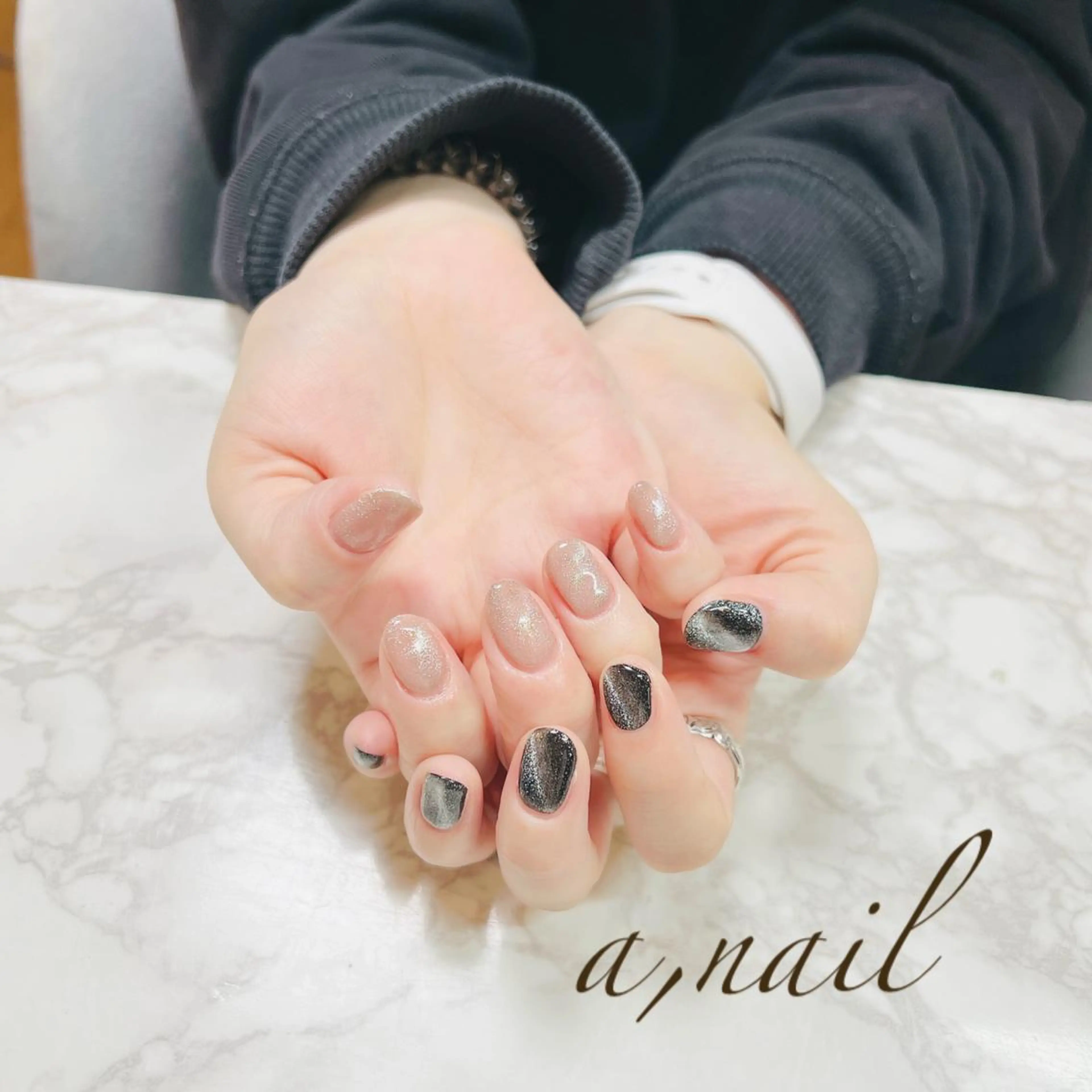 ネイル フットネイル ジェルネイル グラデーション キラキラネイル マグネットネイル ハンドネイル ネイルサロン エーネイルのネイルデザイン