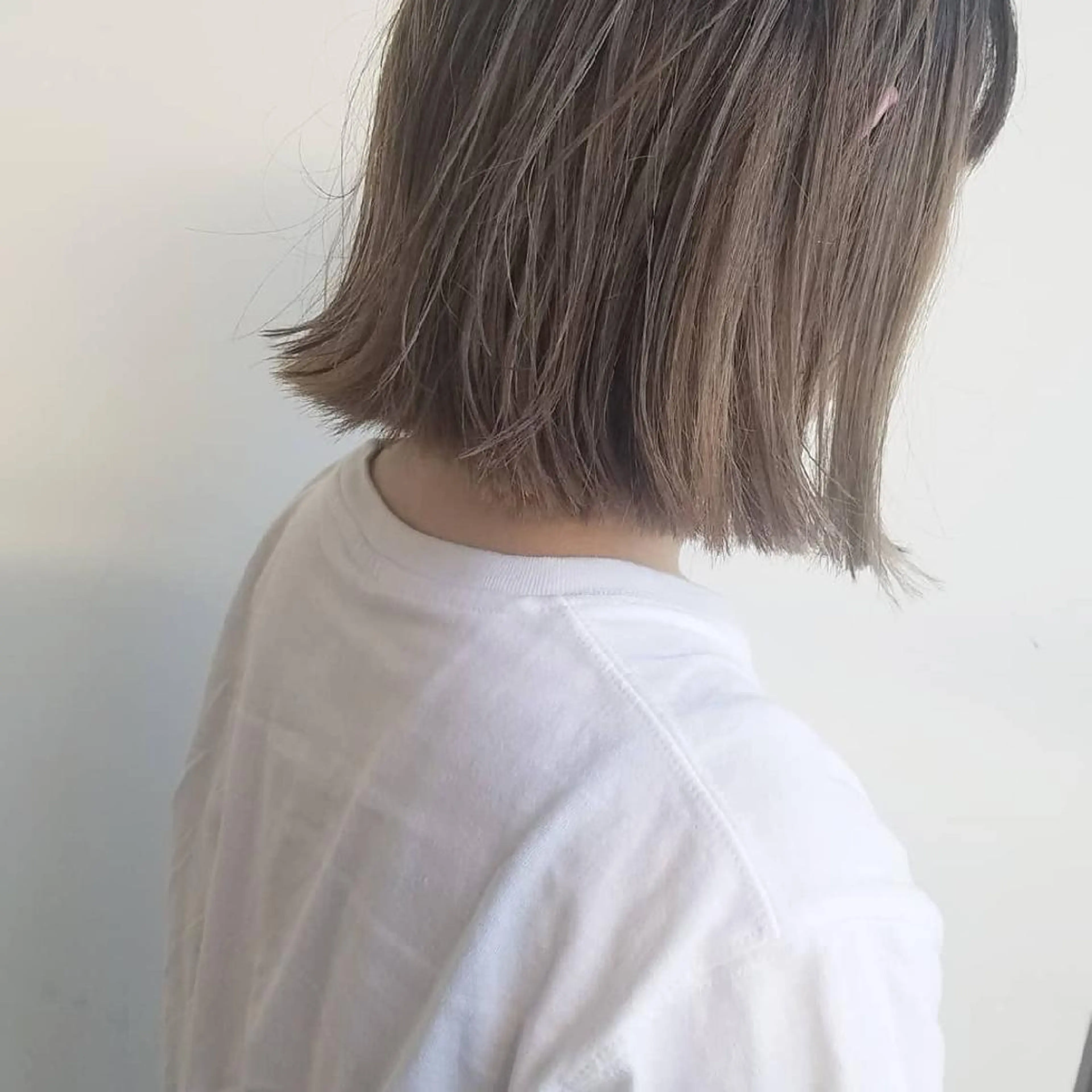 ショート カラー パーマ ベージュカラー ミルクティーベージュ iplus✴ まつげ、眉毛、耳つぼのマツエク・マツパデザイン