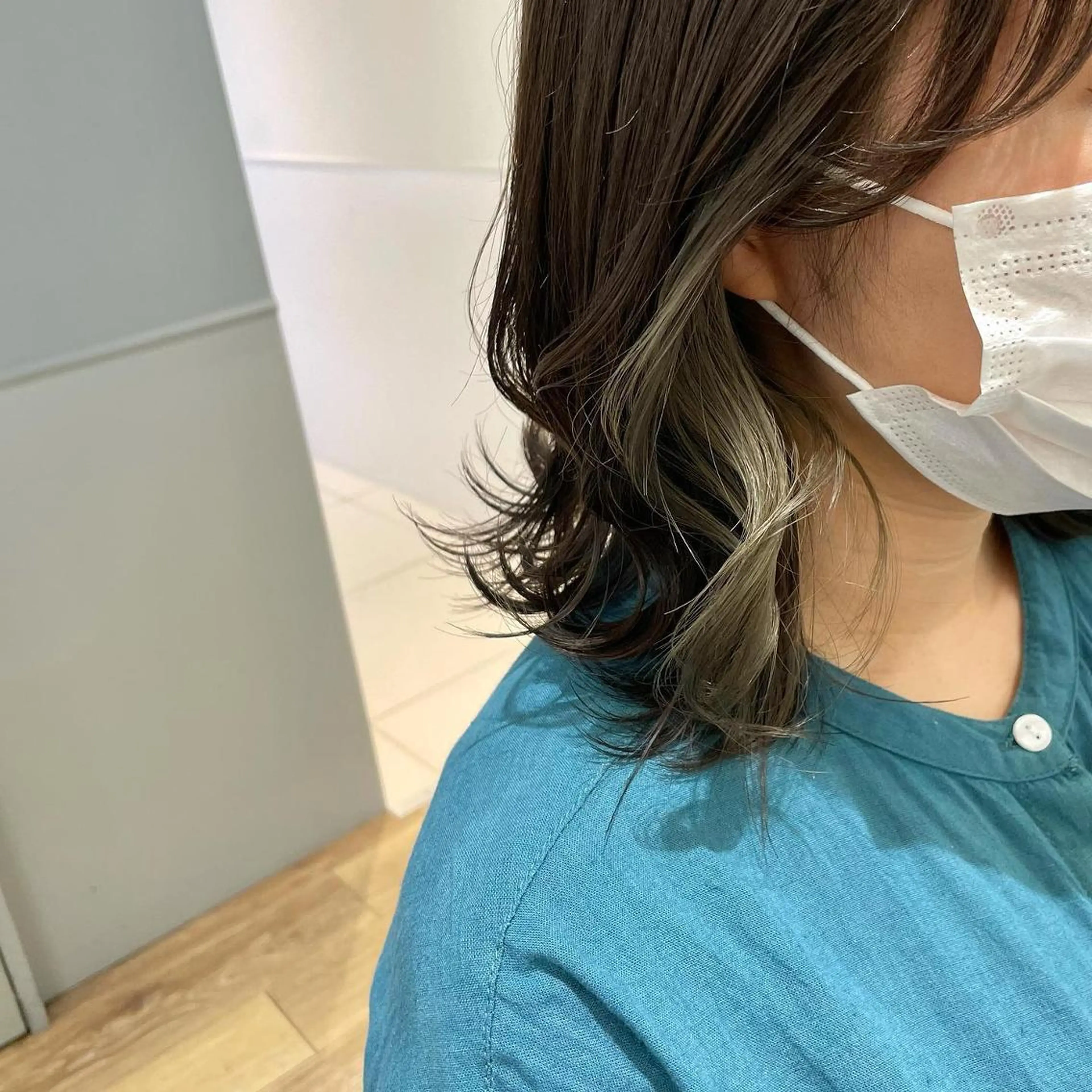 ミディアム カラー パーマ ヘアアレンジ メンズ キッズ ネイル マツエク・マツパ メンズインナーカラー インナーカラー オリーブカラー 🫧垢抜けヘア🫧 SHIORIのヘアスタイル