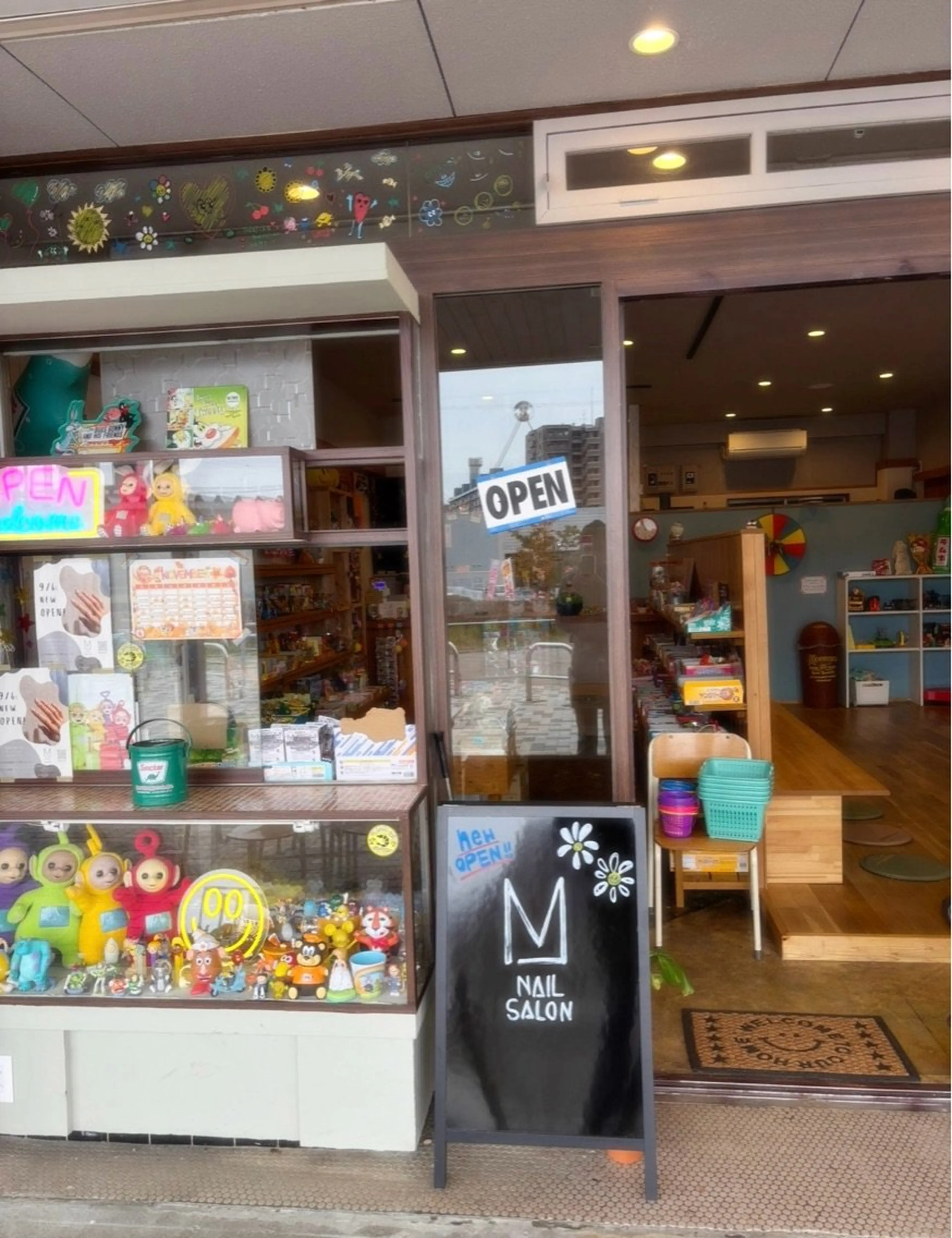 Nailsalon Mの内観・外観2