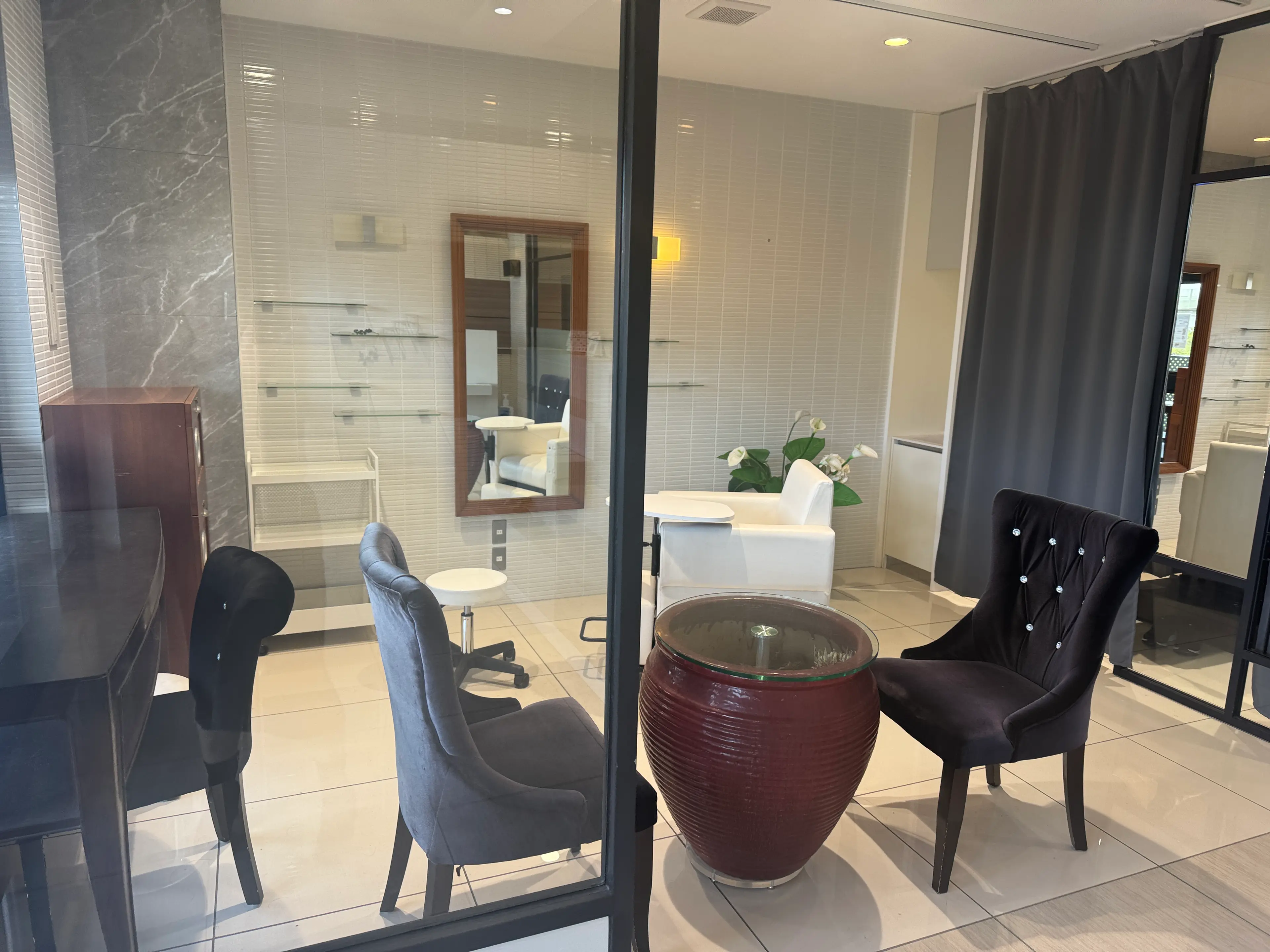 nailsalon  MINERVAの内観・外観2