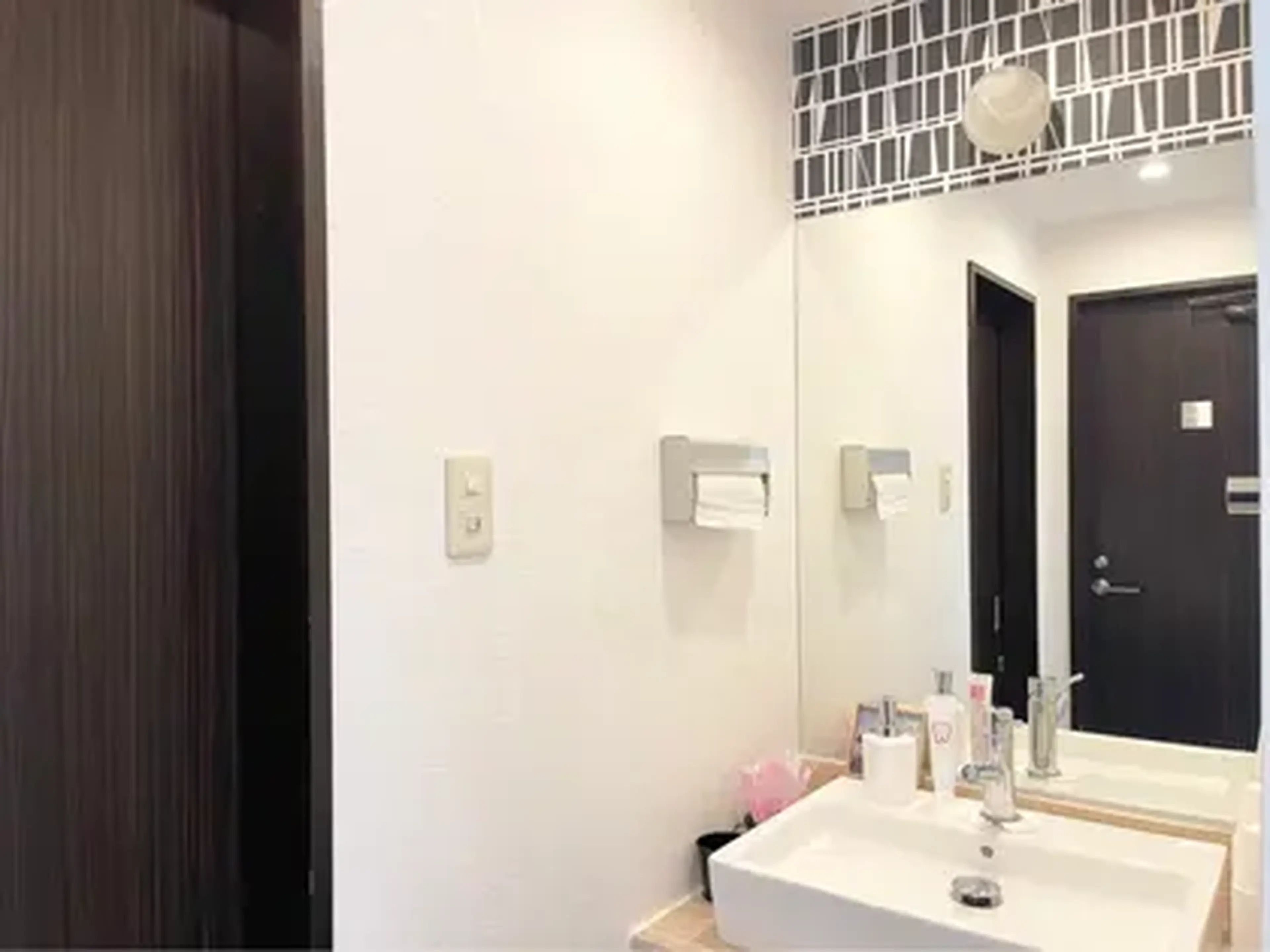 セルフホワイトニングエクシア栄店の内観・外観2