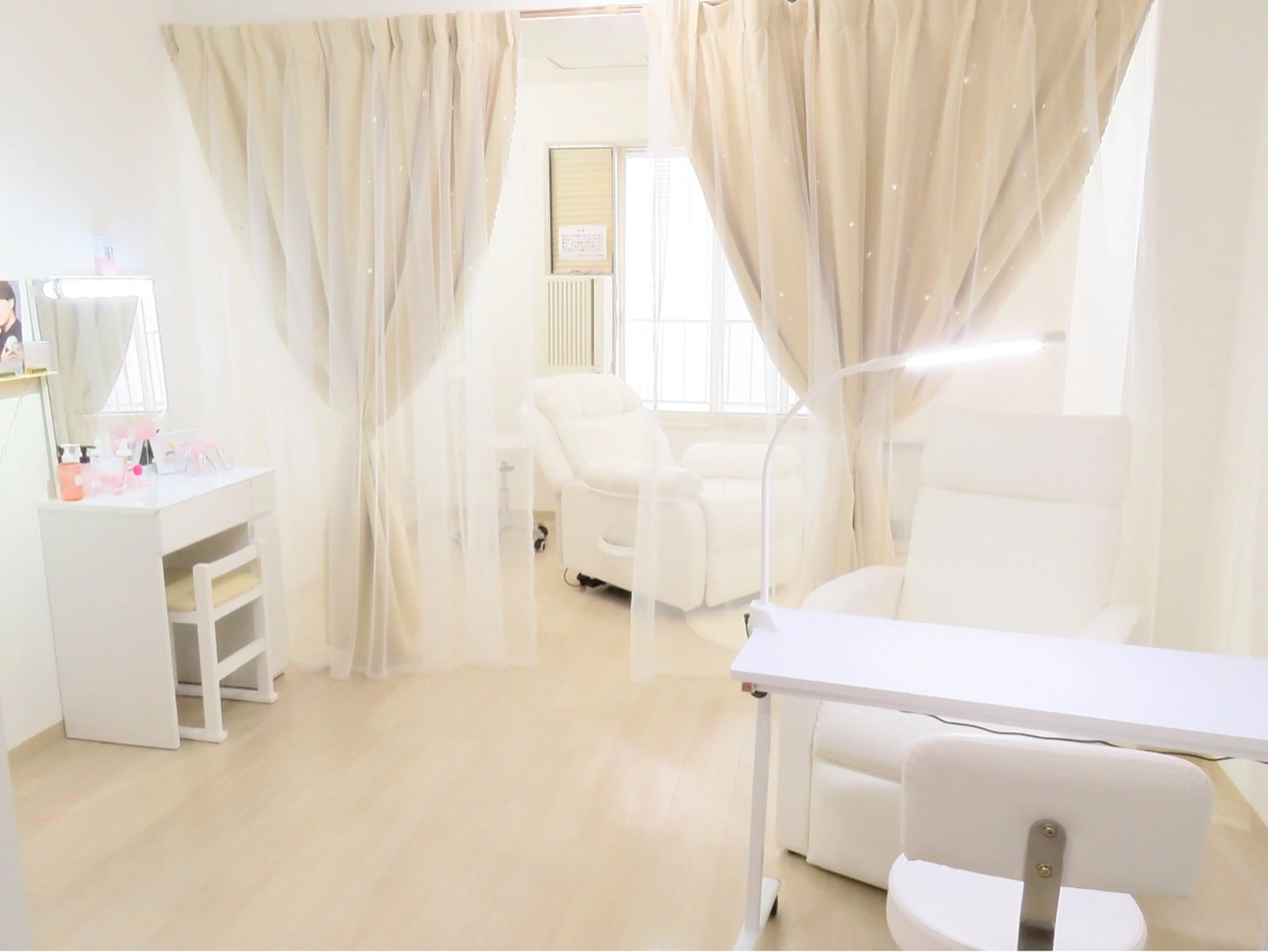 Nail&Eyelash ëyebeeの内観・外観3