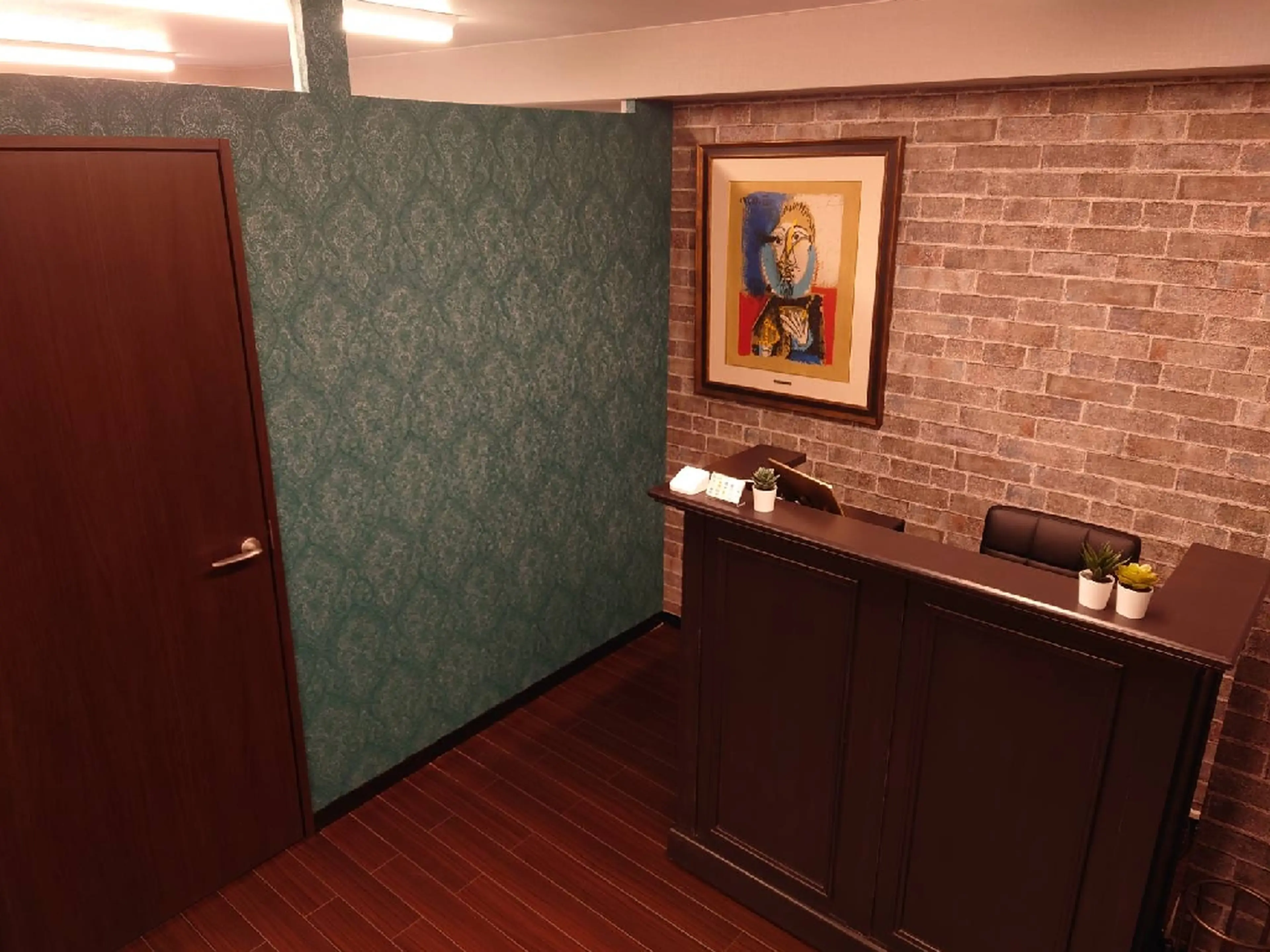 美肌専門　男女兼用　脱毛サロン　サファリの内観・外観1