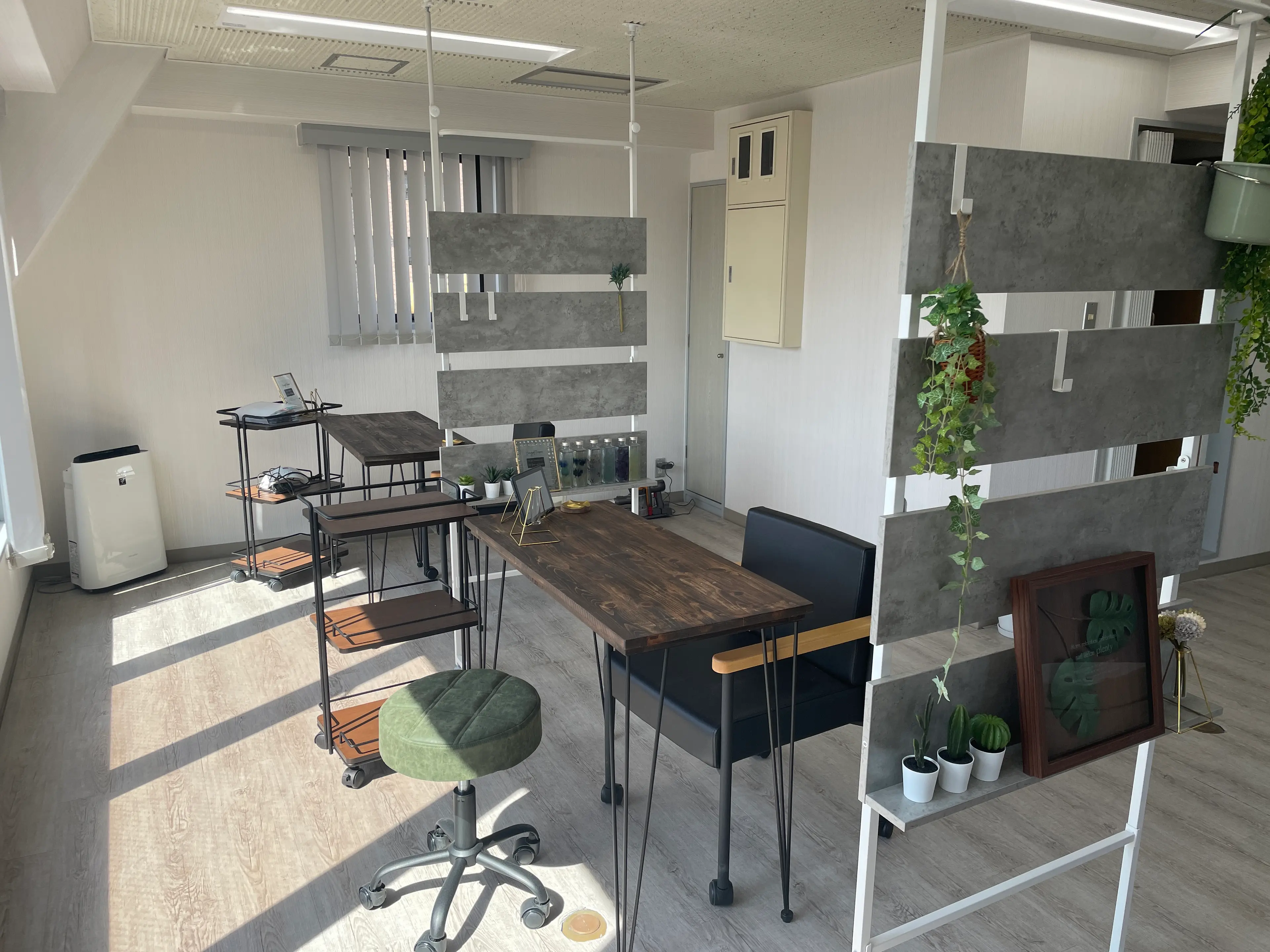 ネイルサロンplenty東口店の内観・外観1