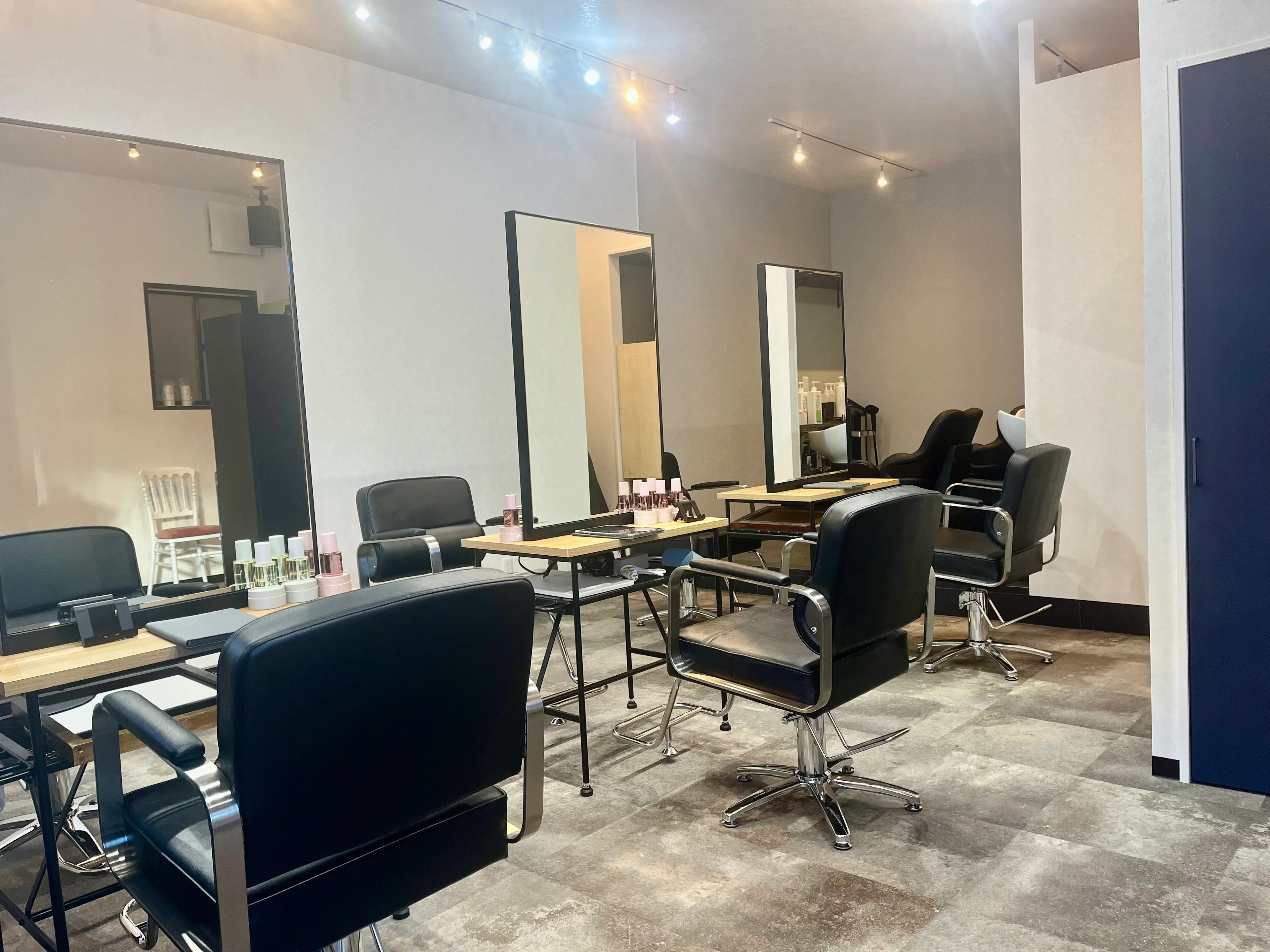 MOLA hair designの内観・外観2