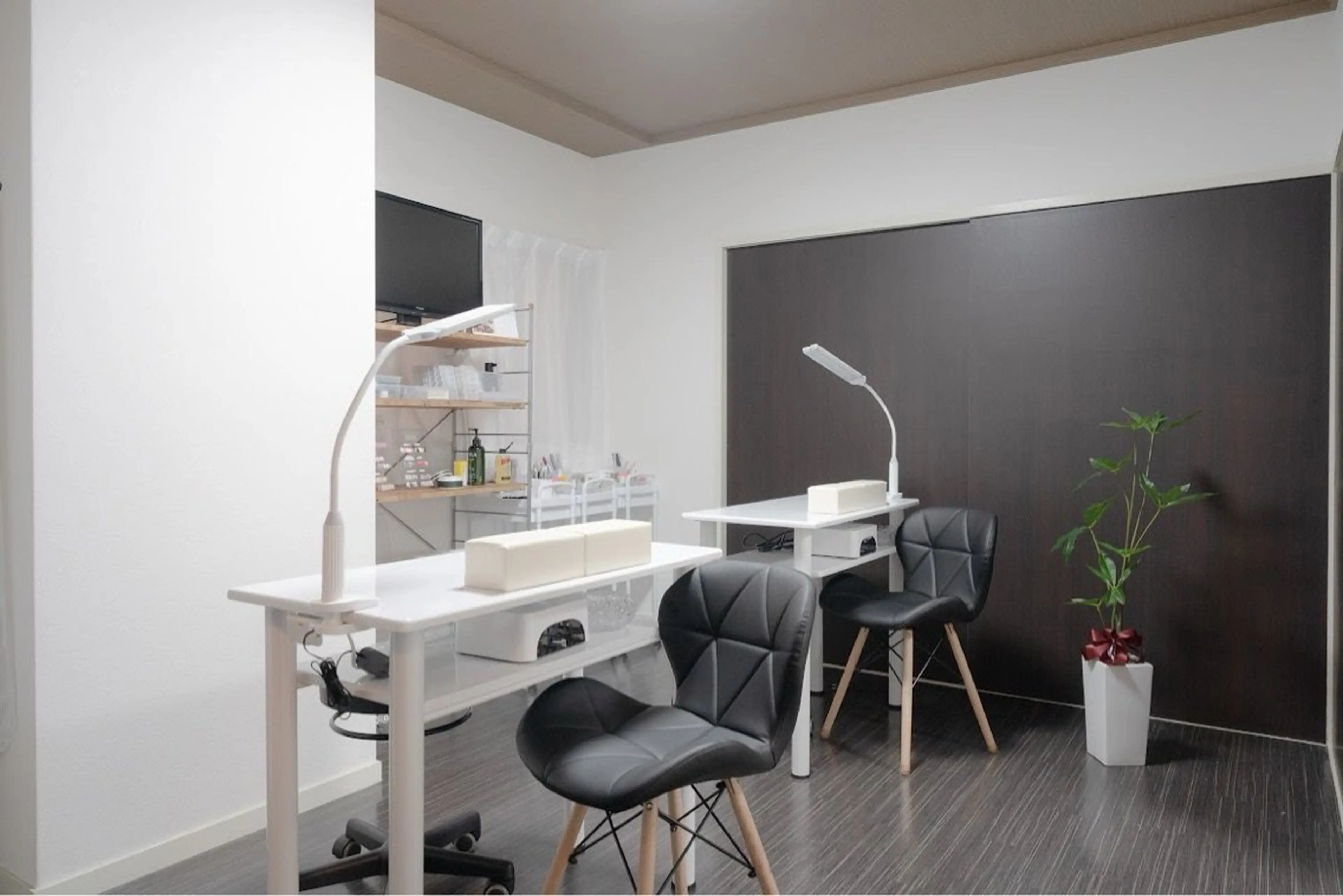 JULIE NAILの内観・外観1