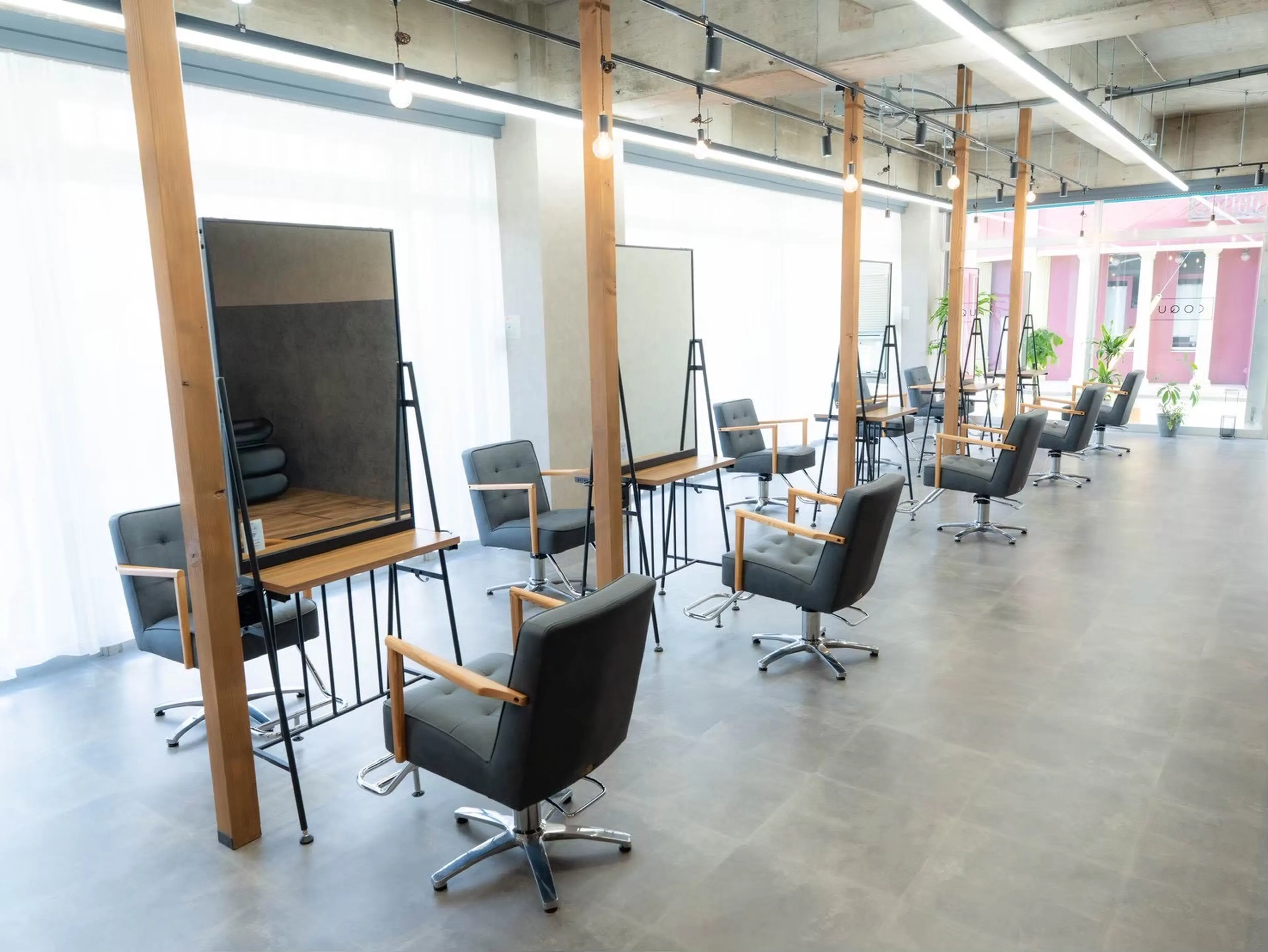 COQUの内観・外観2