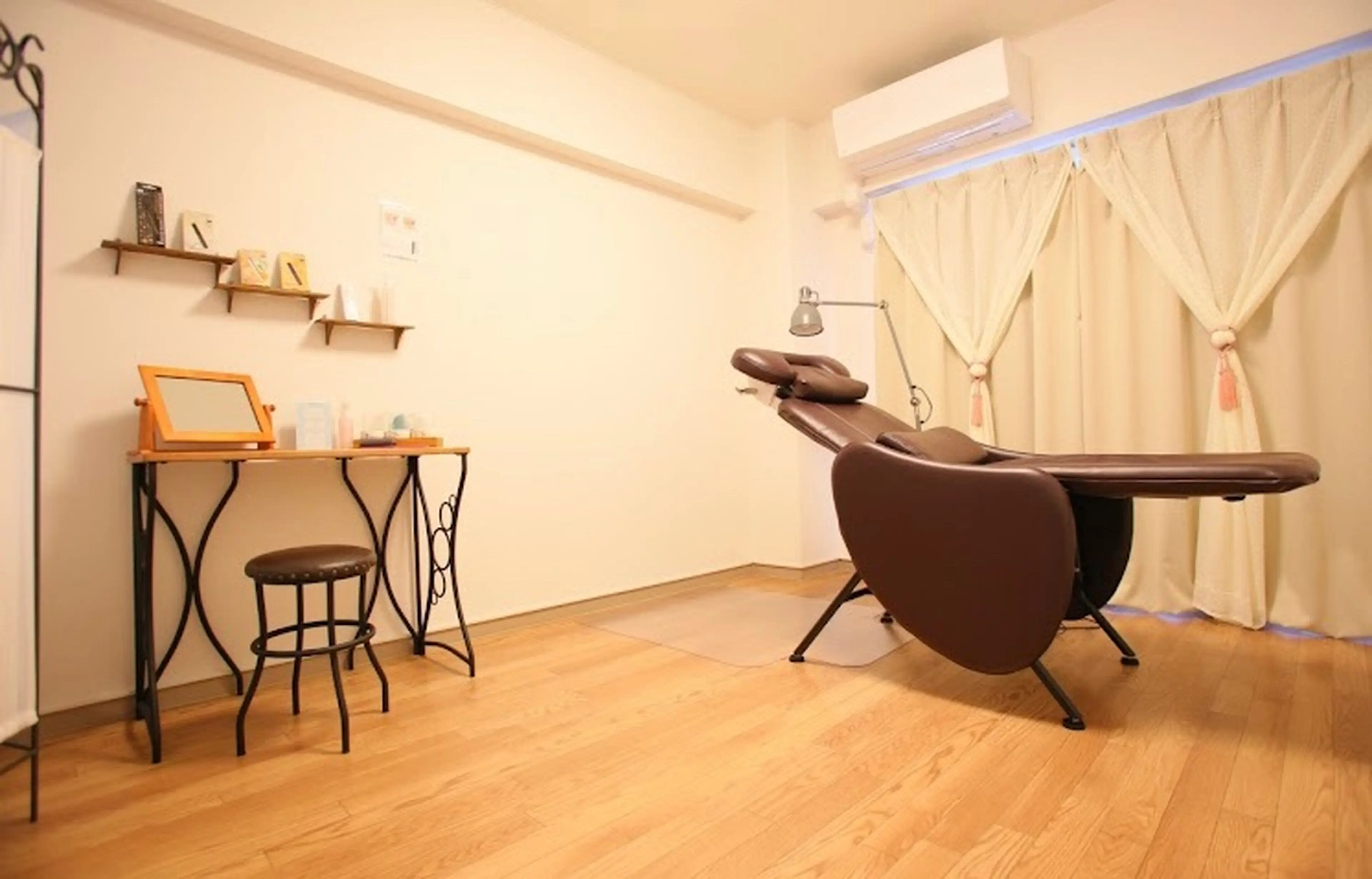 Lagoon Eyelash 津久野店の内観・外観1