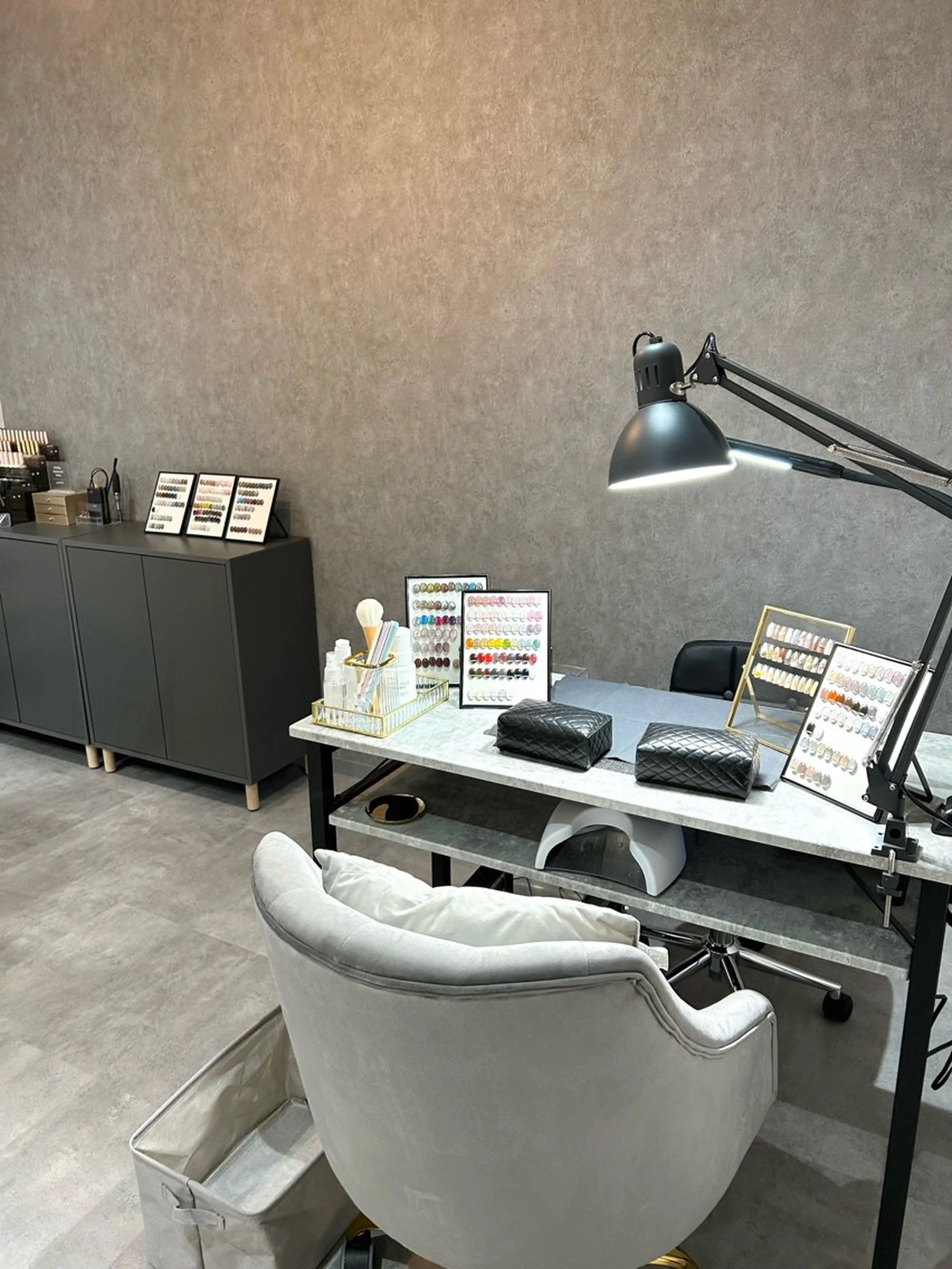 UN.nailsの内観・外観2