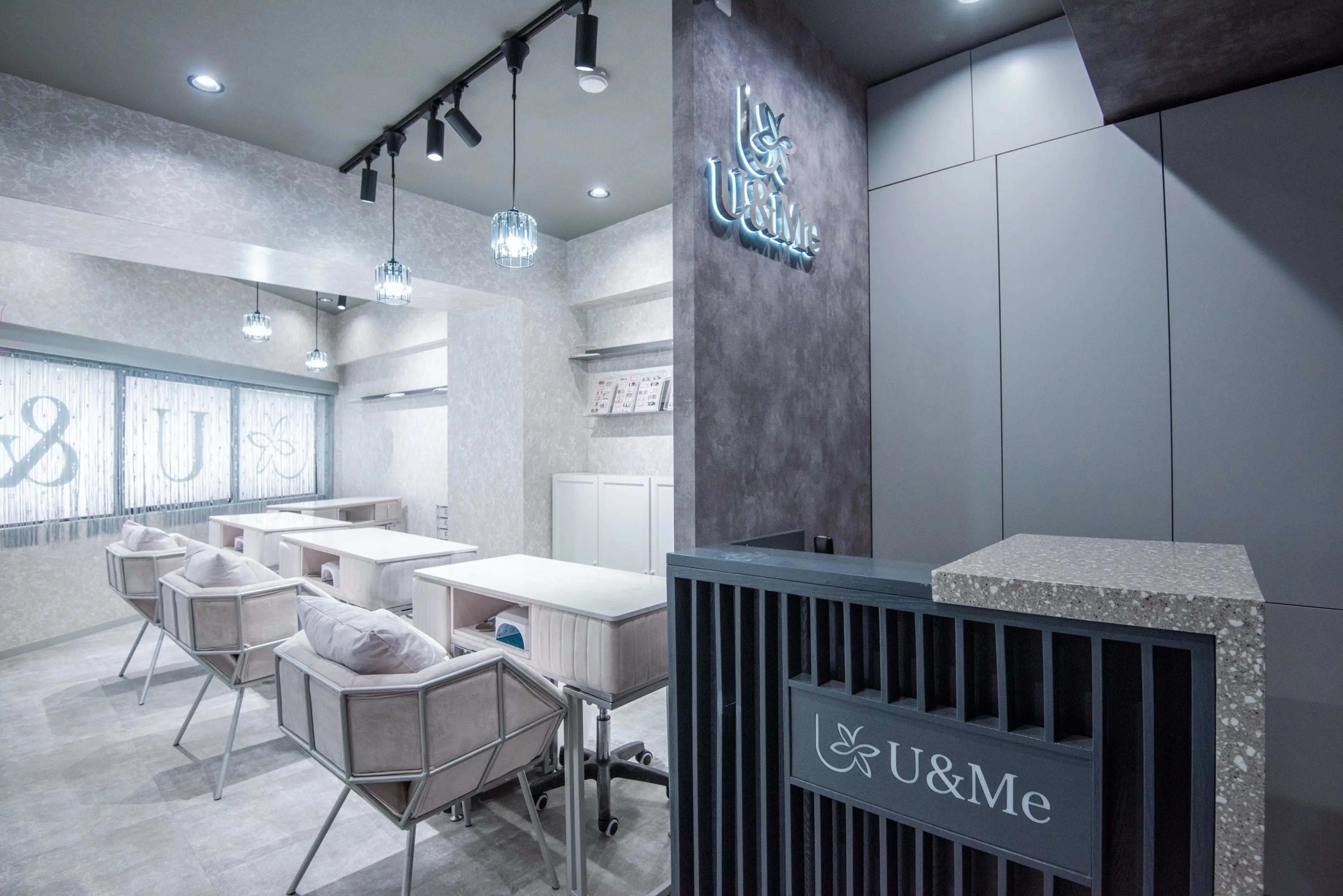 U&Me Nail & Eyelash 【ユーアンドミー】の内観・外観1
