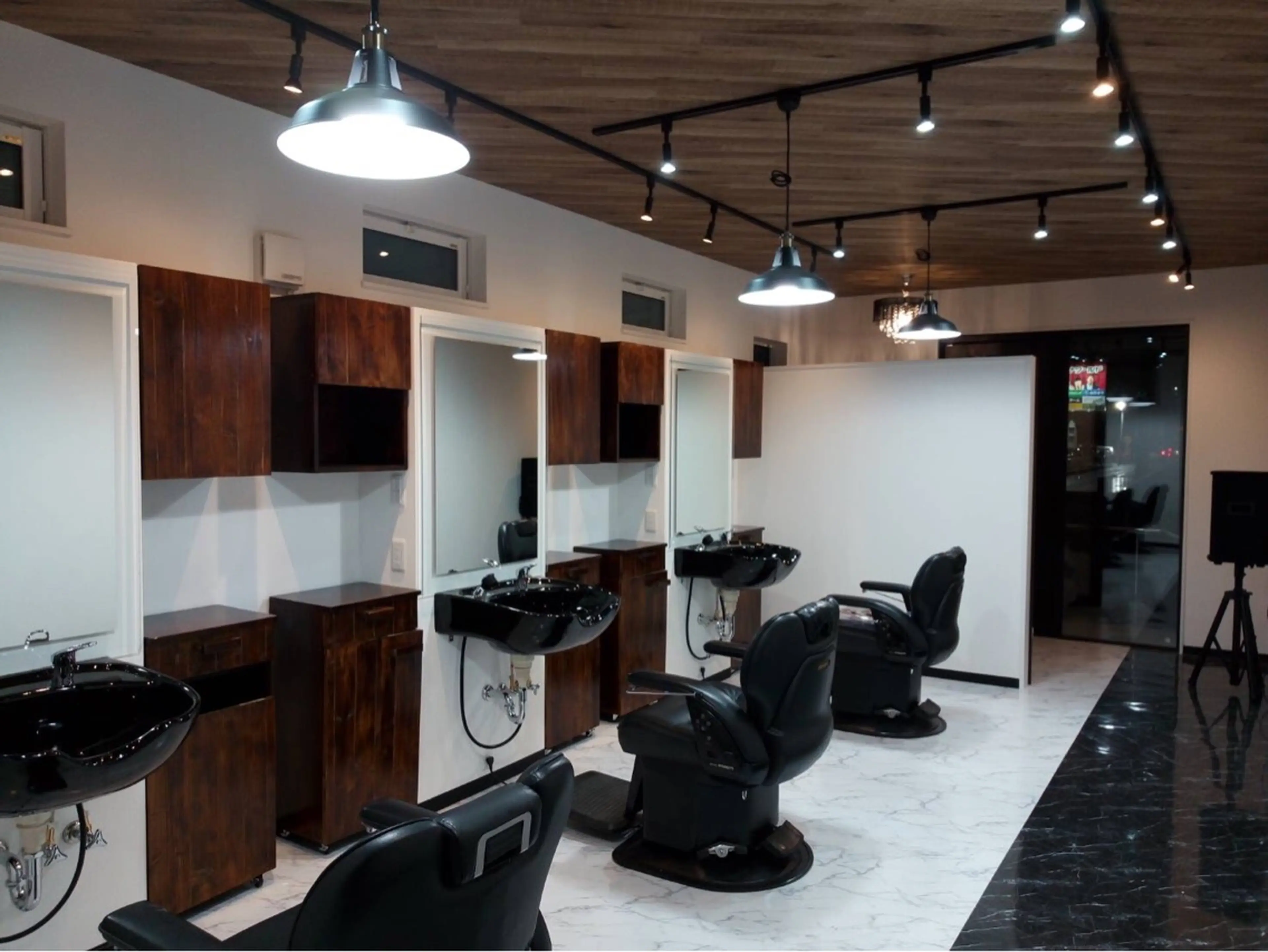 with hair TIZMの内観・外観1