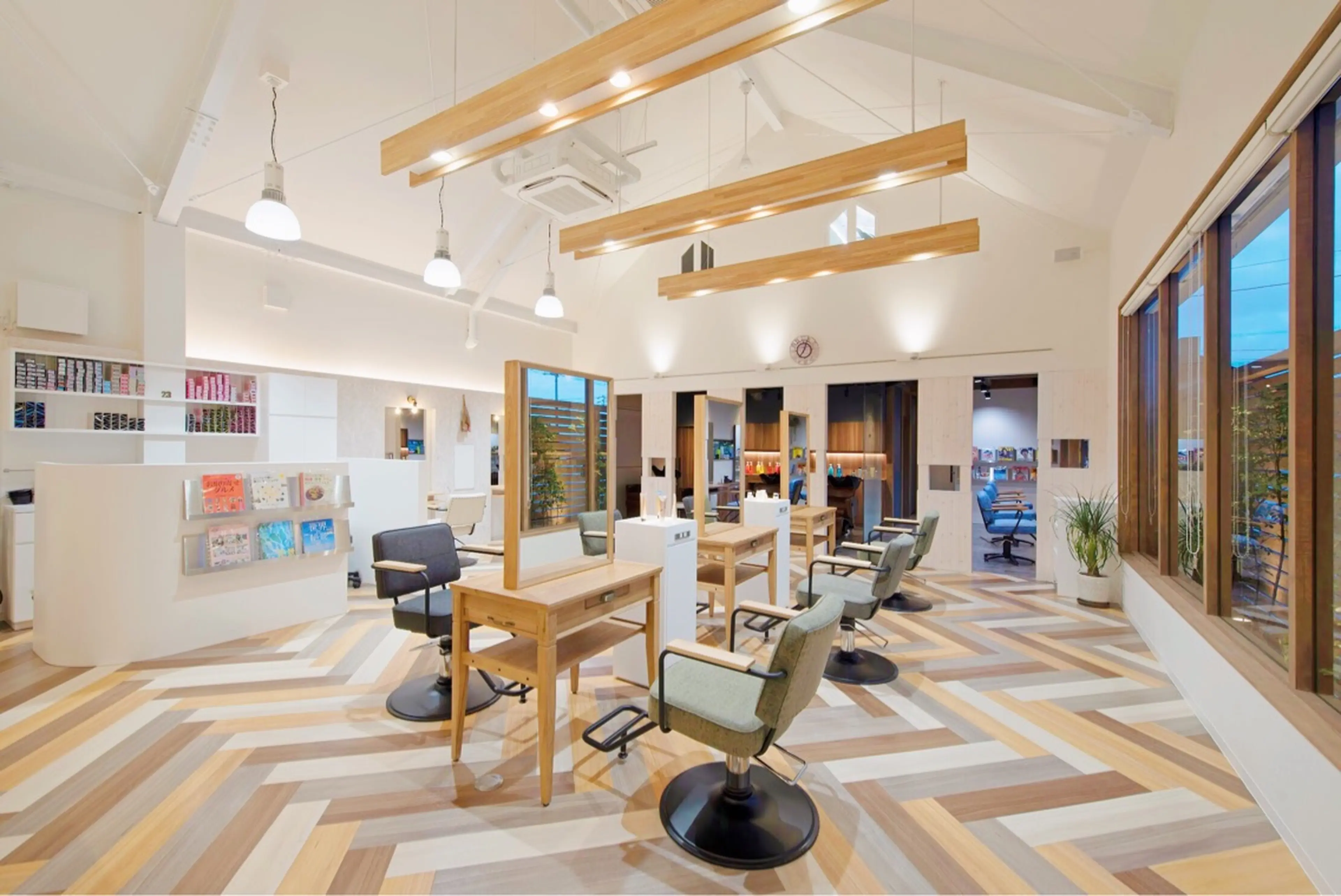 mata-L23の内観・外観1