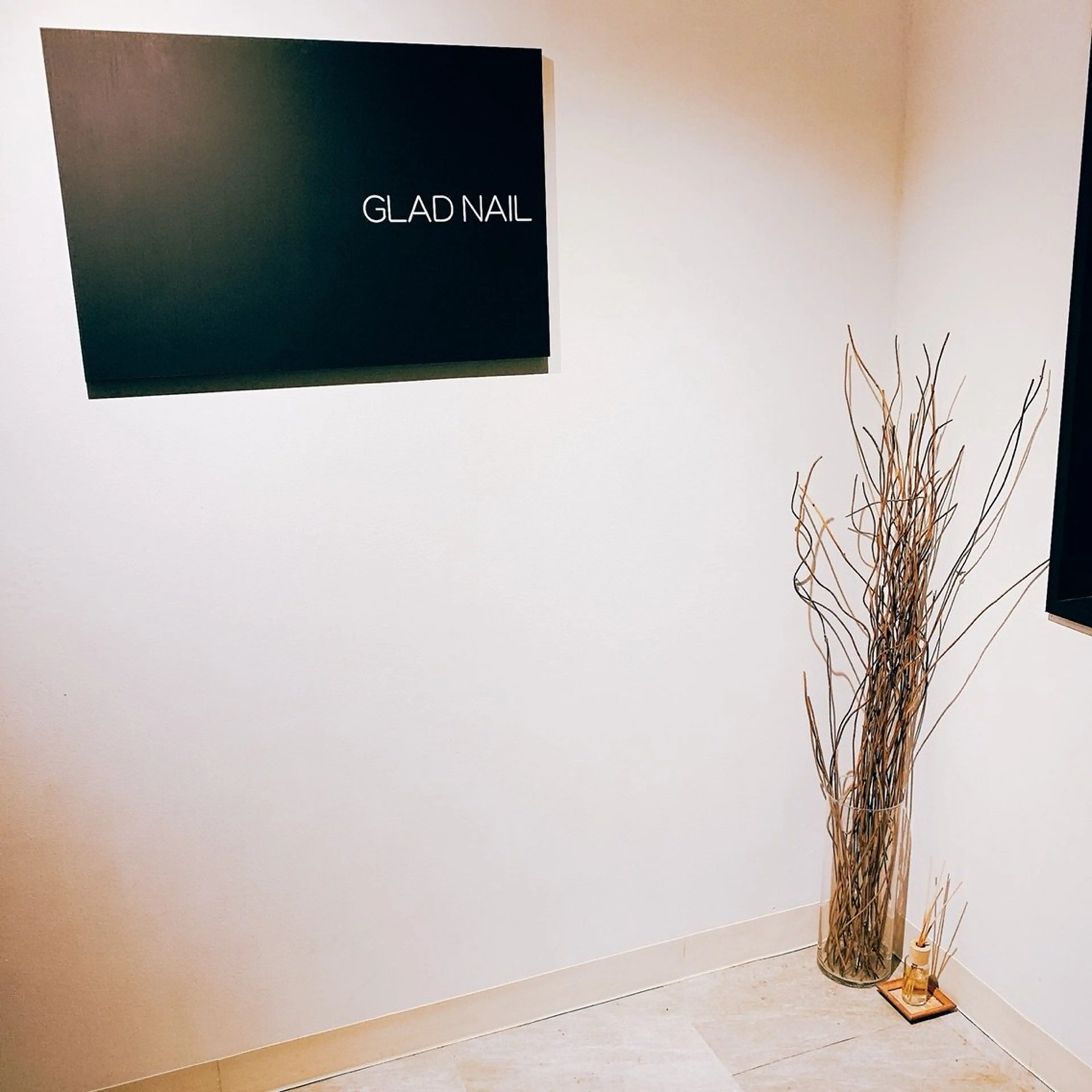 GLAD nailの内観・外観2